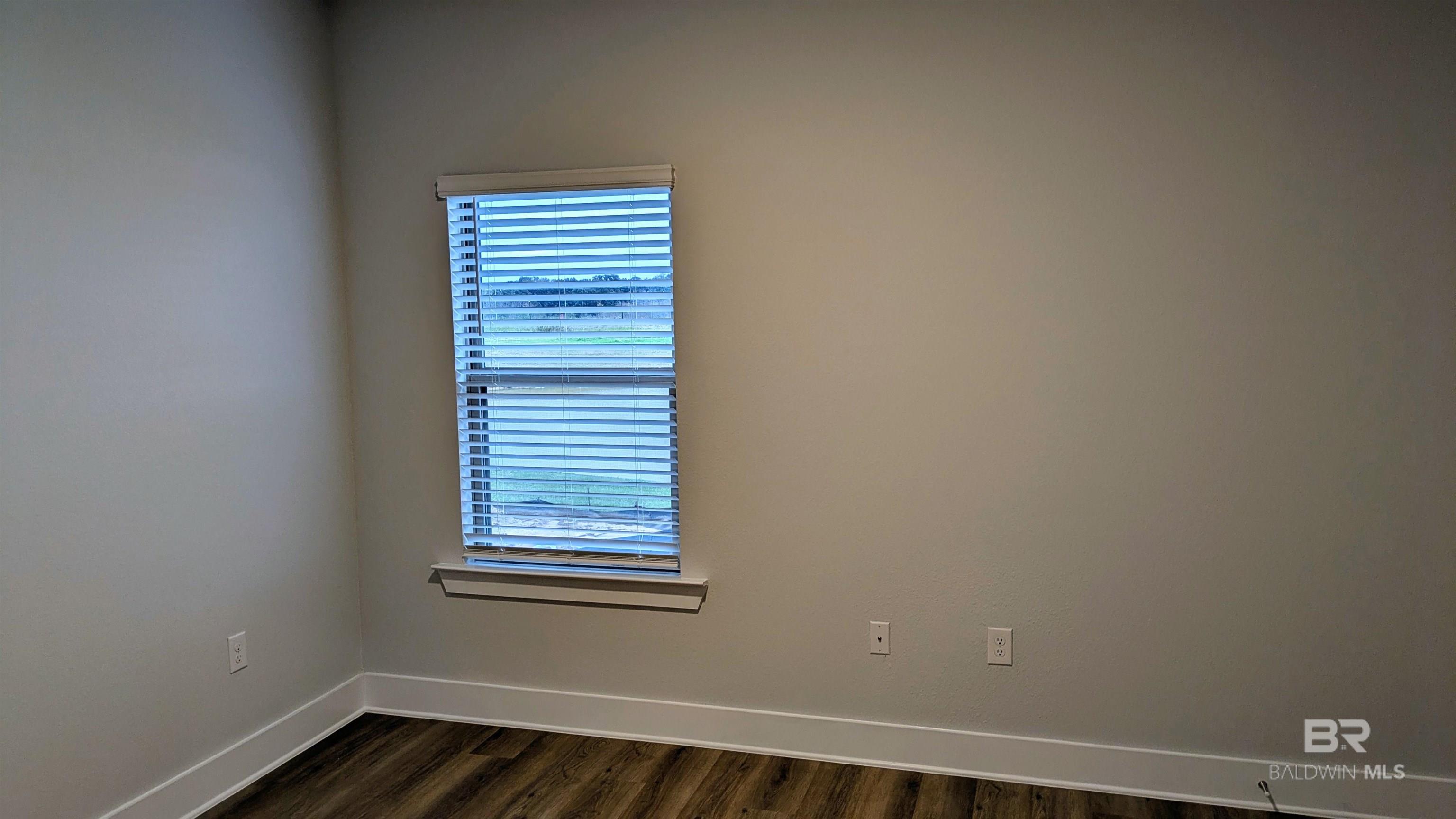 https://zimg.paragon.ice.com/ParagonImages/Property/PG/BCAR/398456/37/0/0/edeb5fe4a6da5955847a66b21892a52b/7/f4b889be7b5ad74fface663345ef8053/398456-607A59A1-B9B0-49F6-9994-FDC14E1BDB52.JPG