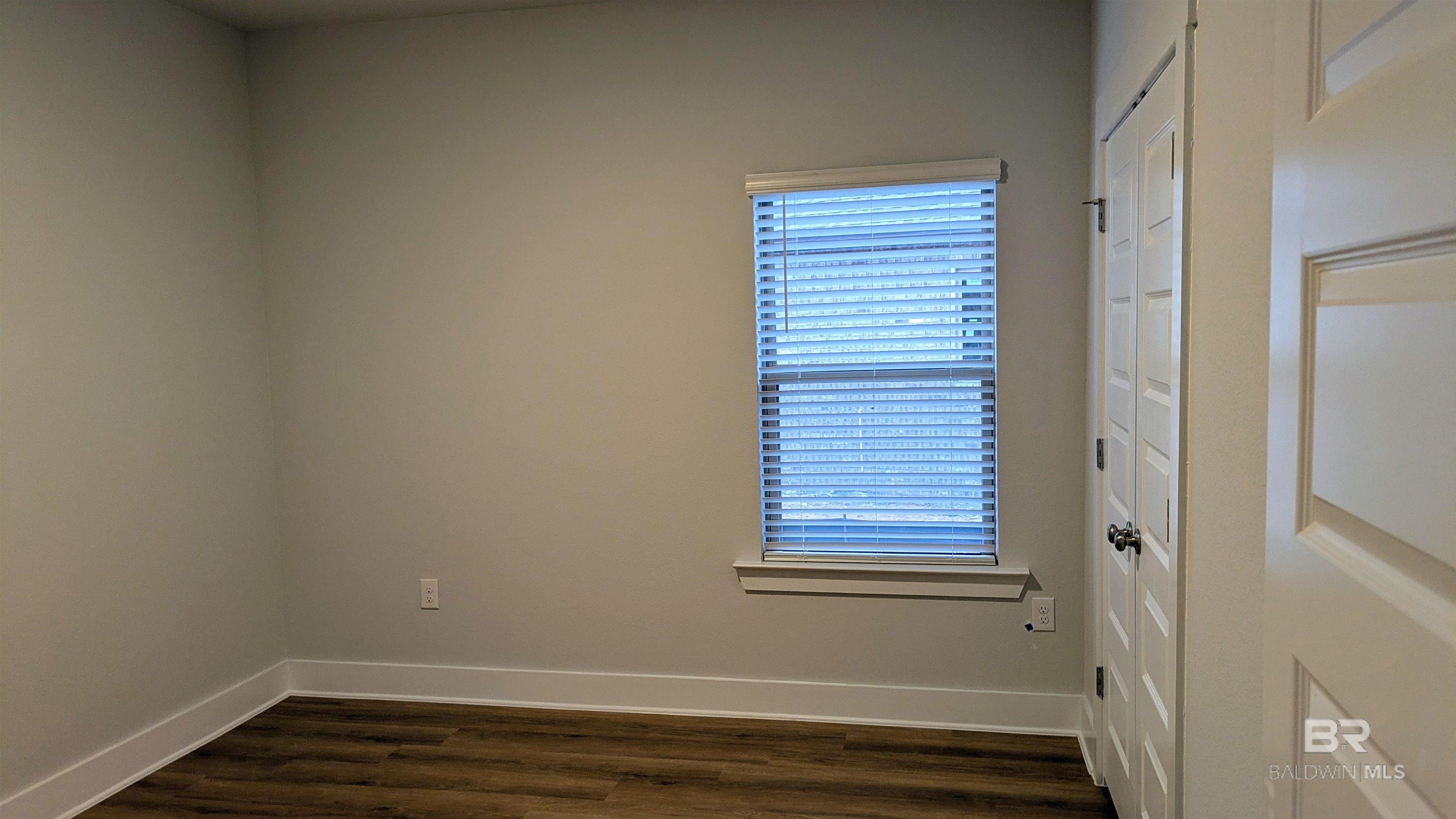 https://zimg.paragon.ice.com/ParagonImages/Property/PG/BCAR/398456/41/0/0/d1e5d8bab00147f384c91674ac3ec181/7/f4b889be7b5ad74fface663345ef8053/398456-5C4FFF2E-A764-4765-AF67-D47108F57240.JPG