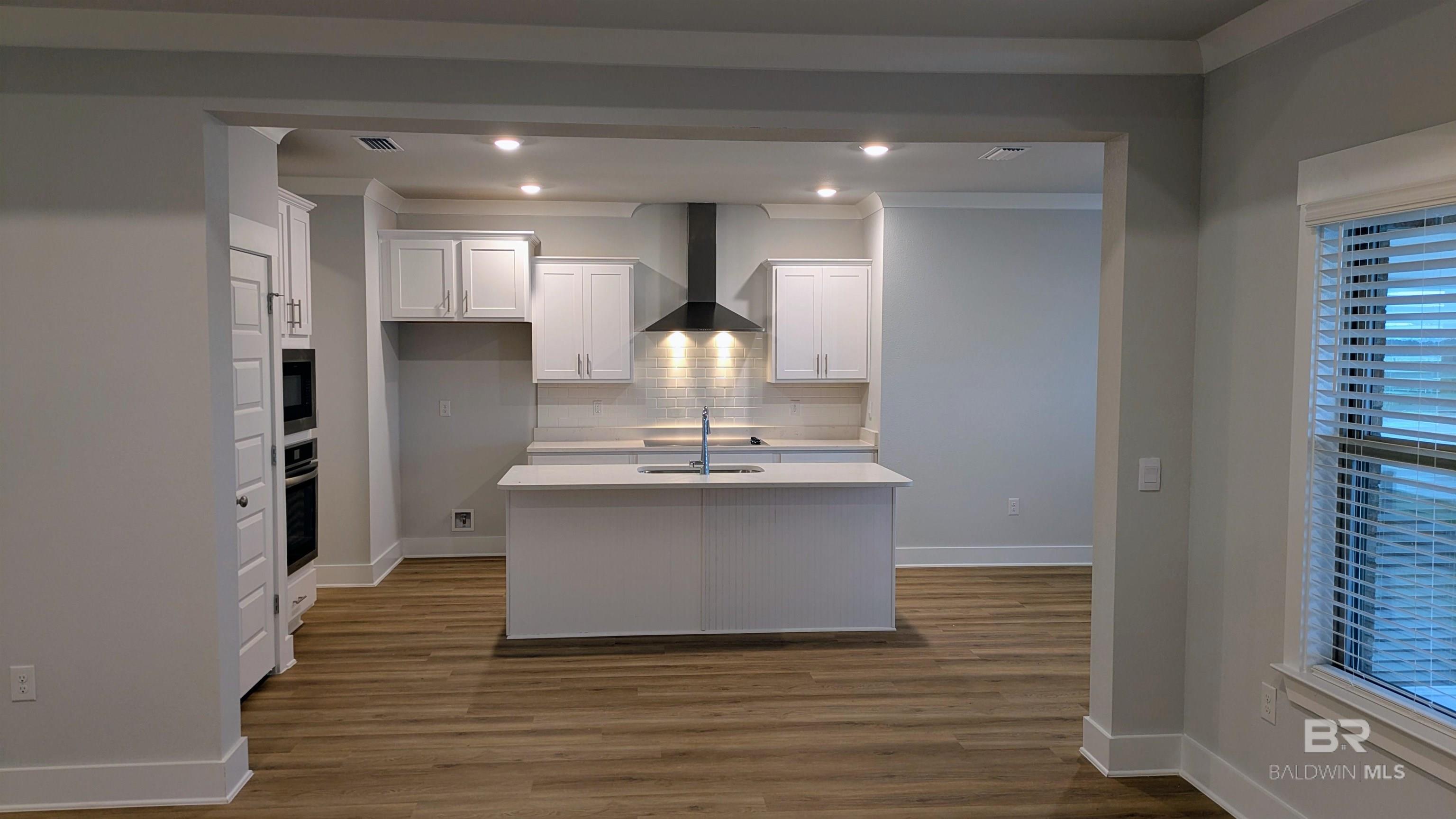 https://zimg.paragon.ice.com/ParagonImages/Property/PG/BCAR/398456/7/0/0/9c57ae9a7f5cf3e343763204cea1f796/7/f4b889be7b5ad74fface663345ef8053/398456-04187507-444F-4C10-BDD9-E5575868BBB0.JPG