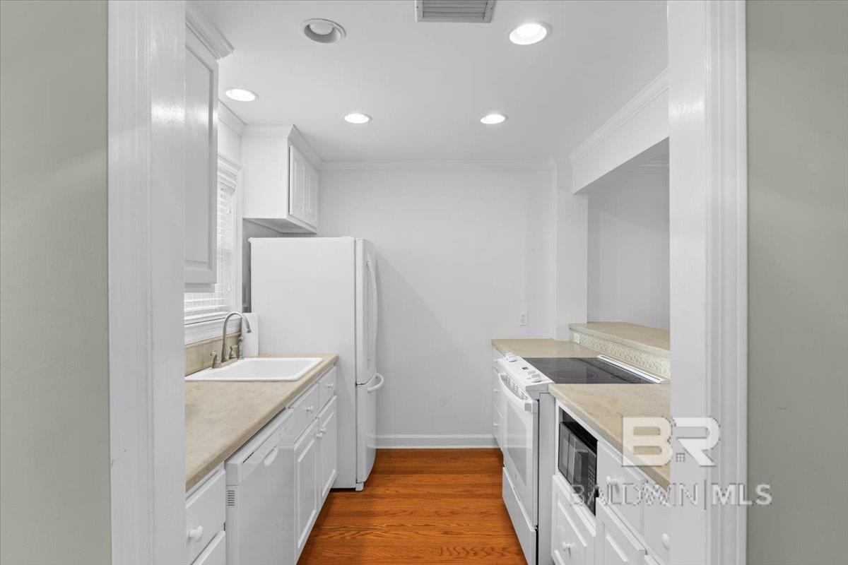 https://zimg.paragon.ice.com/ParagonImages/Property/PG/BCAR/398489/6/0/0/4a1d1262bedbe69ad7e00fa314a128e7/7/2b219ca0e0a4d1521c531ccd690d5438/398489-35fb600c-cdbb-4d9f-8314-d2a2faf49680.JPG