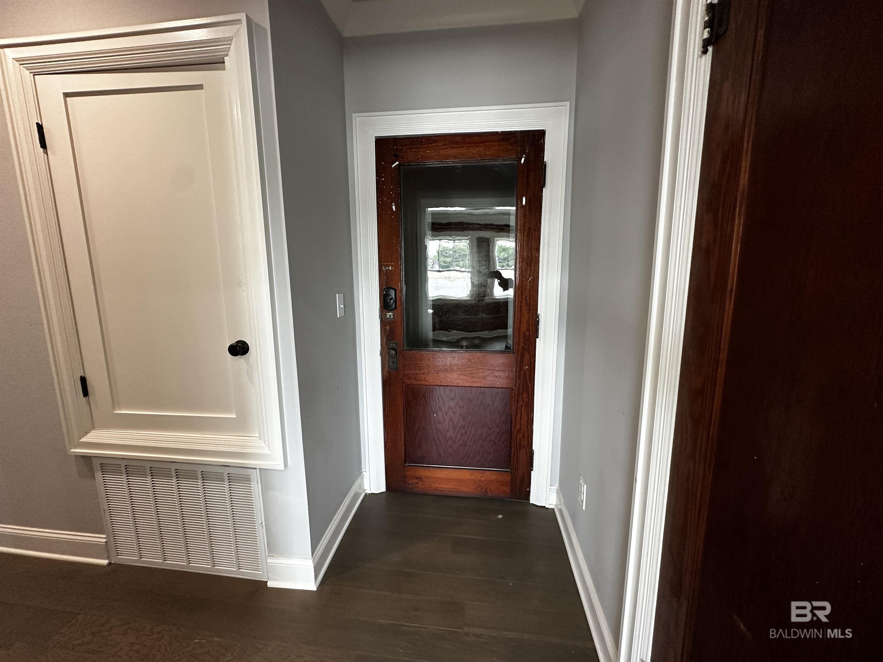 https://zimg.paragon.ice.com/ParagonImages/Property/PG/BCAR/398514/14/0/0/6400bca70c4db8d2d46c174ac5a37361/7/d31c4dff414cbafd78957e716c2eebf1/398514-2d1655ed-4ae0-434d-b975-836cef23933c.JPG