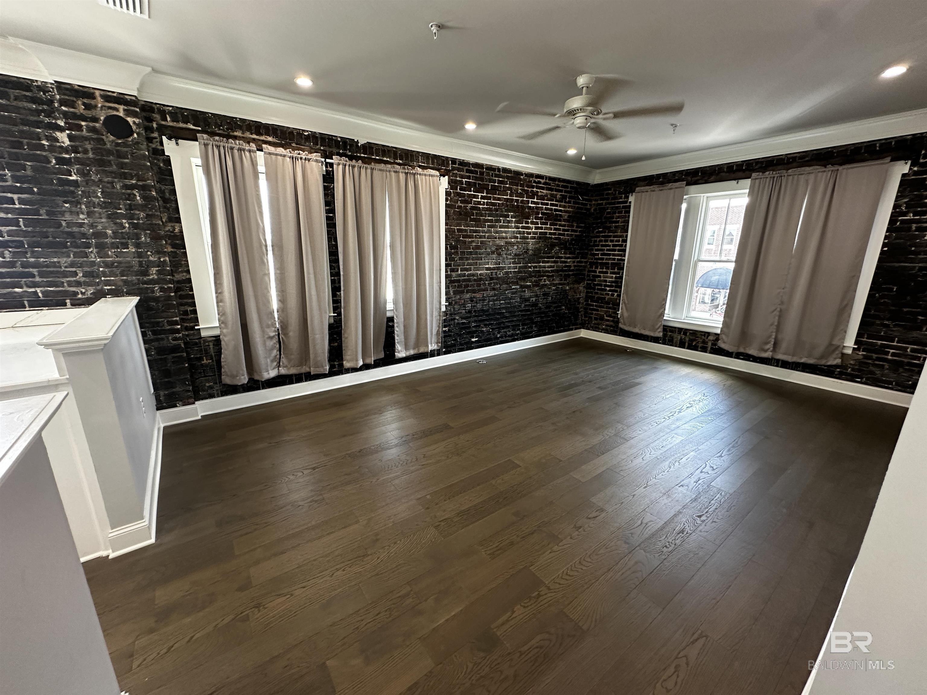 https://zimg.paragon.ice.com/ParagonImages/Property/PG/BCAR/398514/3/0/0/838c465bf32ac0738f31ab229f513fae/7/d31c4dff414cbafd78957e716c2eebf1/398514-7cc95139-b636-41c5-9163-730ce9995131.JPG