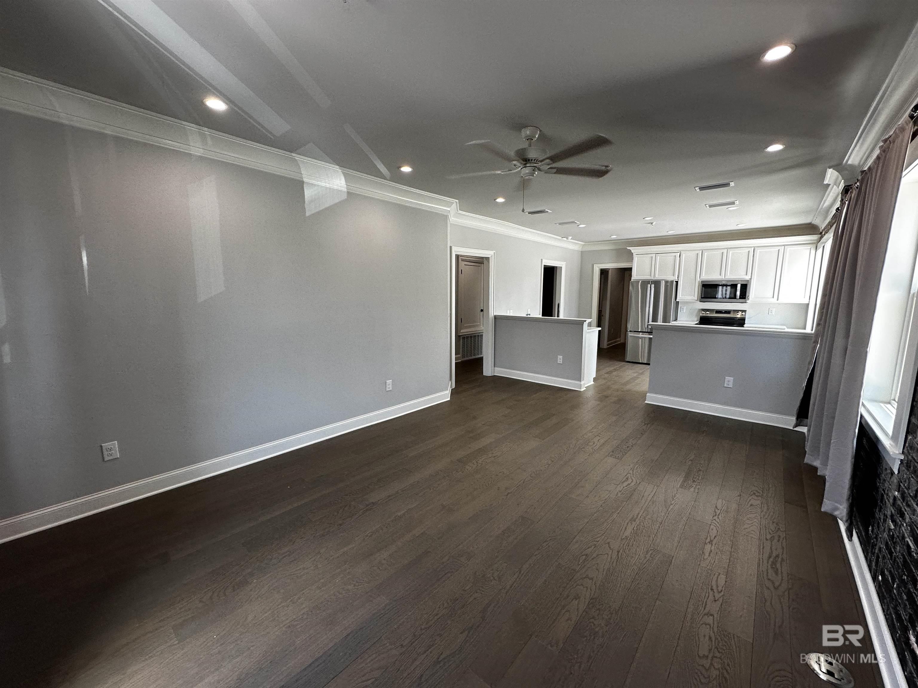 https://zimg.paragon.ice.com/ParagonImages/Property/PG/BCAR/398514/5/0/0/269b0f636cdc68aa63354c510e737221/7/d31c4dff414cbafd78957e716c2eebf1/398514-321fc8c1-bb70-4a0e-87ec-3b424cadd0fd.JPG