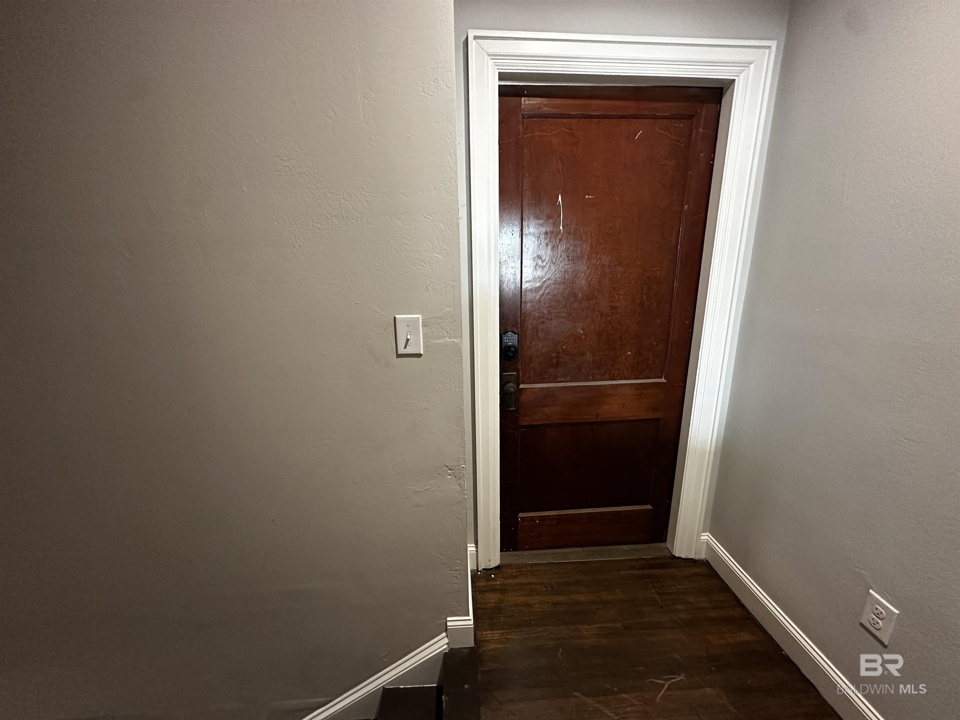 https://zimg.paragon.ice.com/ParagonImages/Property/PG/BCAR/398517/11/0/0/418f5bb98d5abc2b1ab0745903126d1d/7/e49d21c2c103210a4e172100be3e5012/398517-e7c1305d-4cce-4b0a-be54-f0adc80c3a0d.JPG