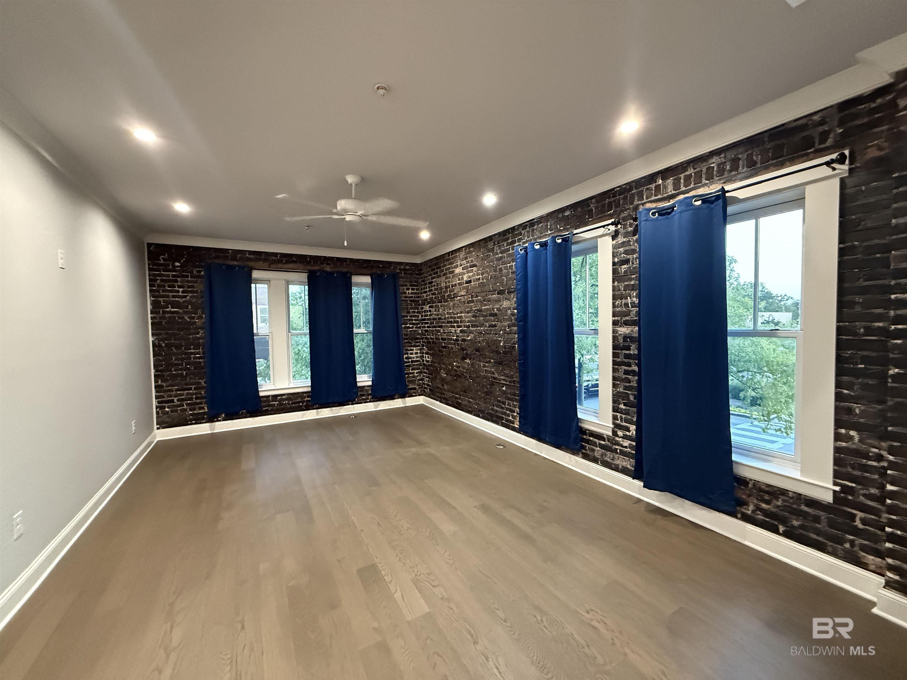 https://zimg.paragon.ice.com/ParagonImages/Property/PG/BCAR/398517/3/0/0/a65a2cd371b422db22193ce805b64cd9/7/e49d21c2c103210a4e172100be3e5012/398517-cf383401-9d37-4305-ac6c-be13c21afef2.JPG