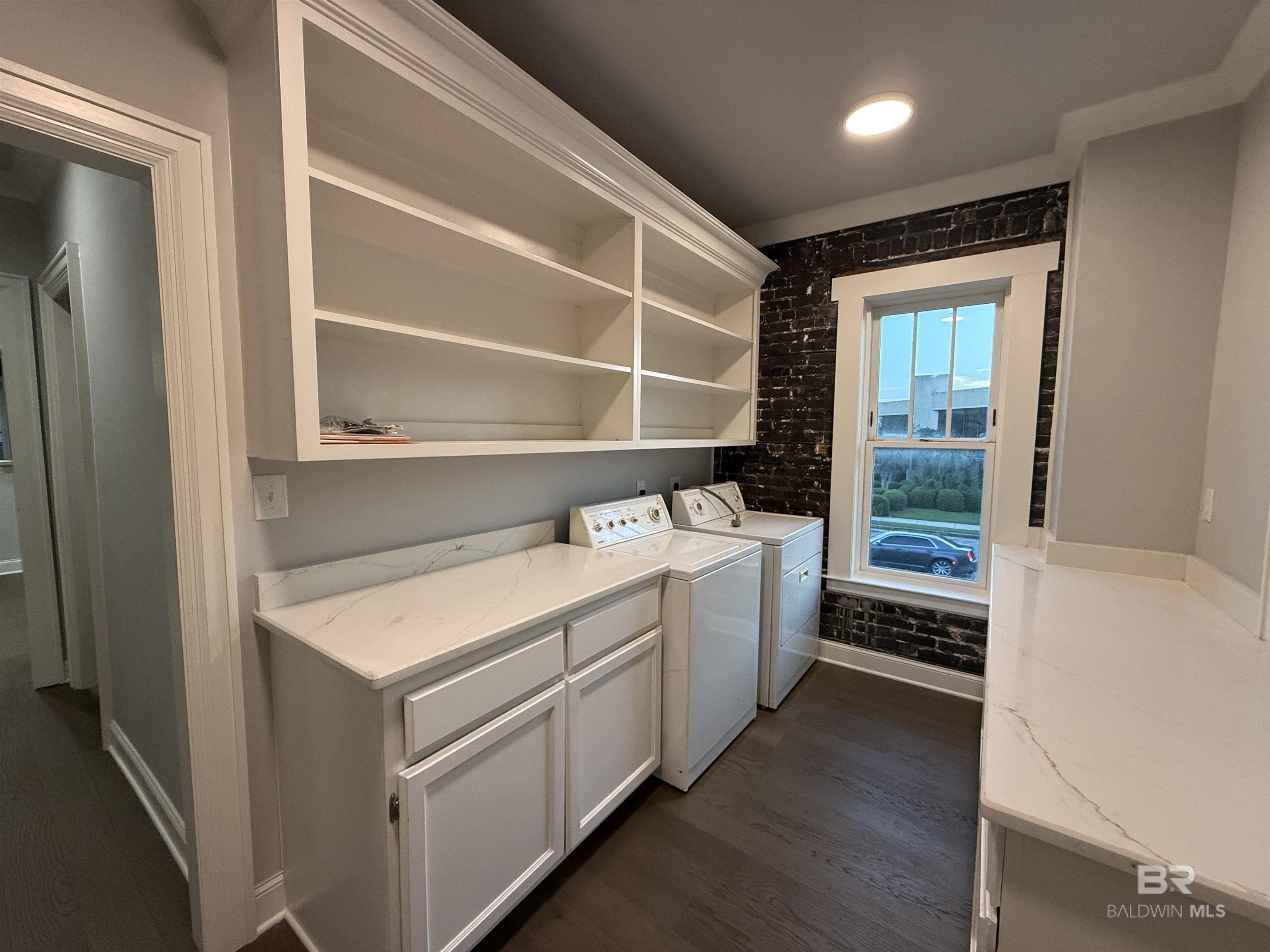 https://zimg.paragon.ice.com/ParagonImages/Property/PG/BCAR/398517/8/0/0/4b6ca1c0a909b2436c4fac1f728cd9dd/7/e49d21c2c103210a4e172100be3e5012/398517-68a7dd4d-1027-4316-a460-0acdae94db65.JPG
