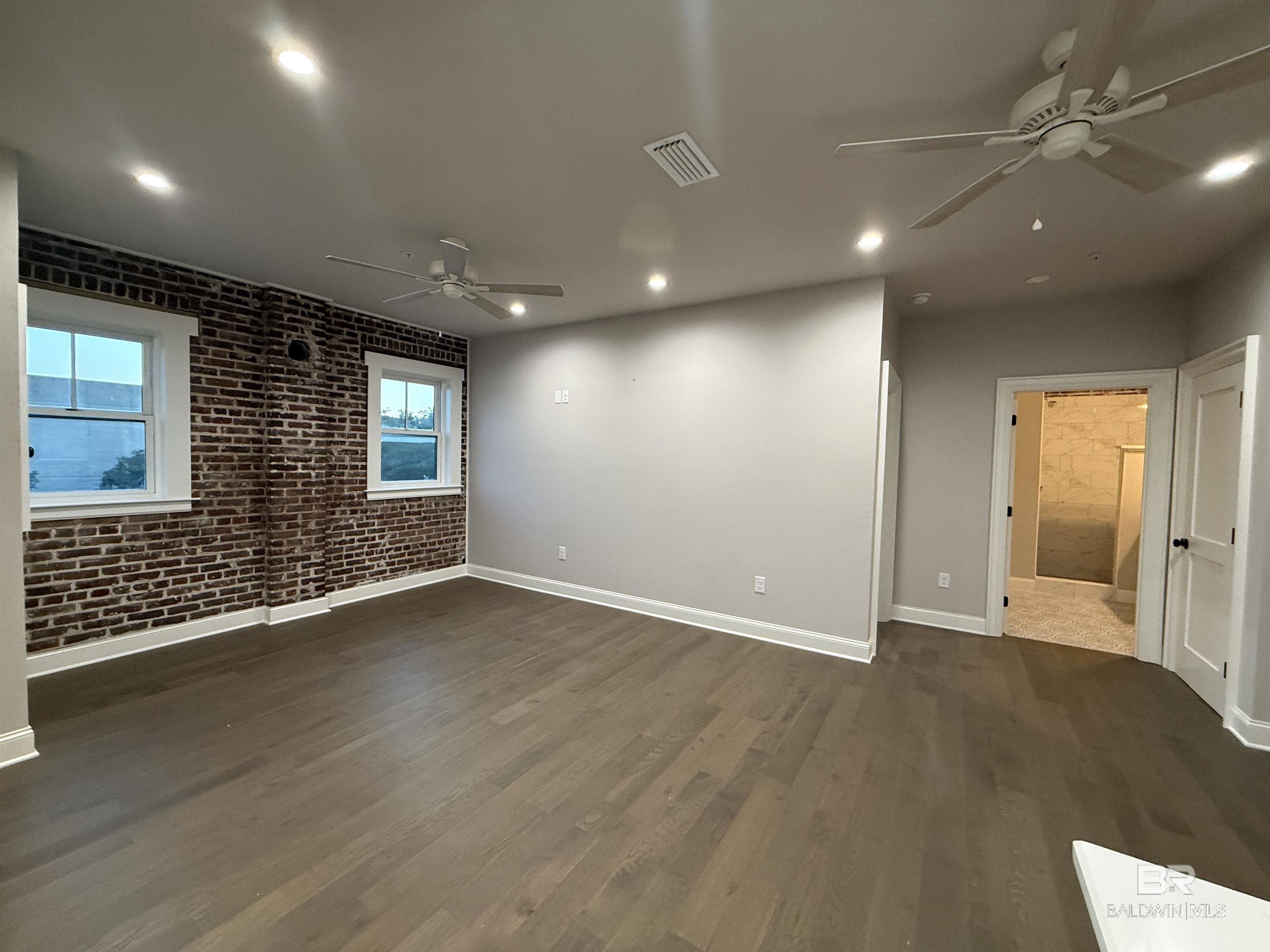 https://zimg.paragon.ice.com/ParagonImages/Property/PG/BCAR/398519/3/0/0/8a9dec80f8c512ef86a284923afe679d/7/9721b3dad441632f613f76b2c26317a4/398519-1c8f0afc-7e7e-42d8-9942-3e1939835945.JPG