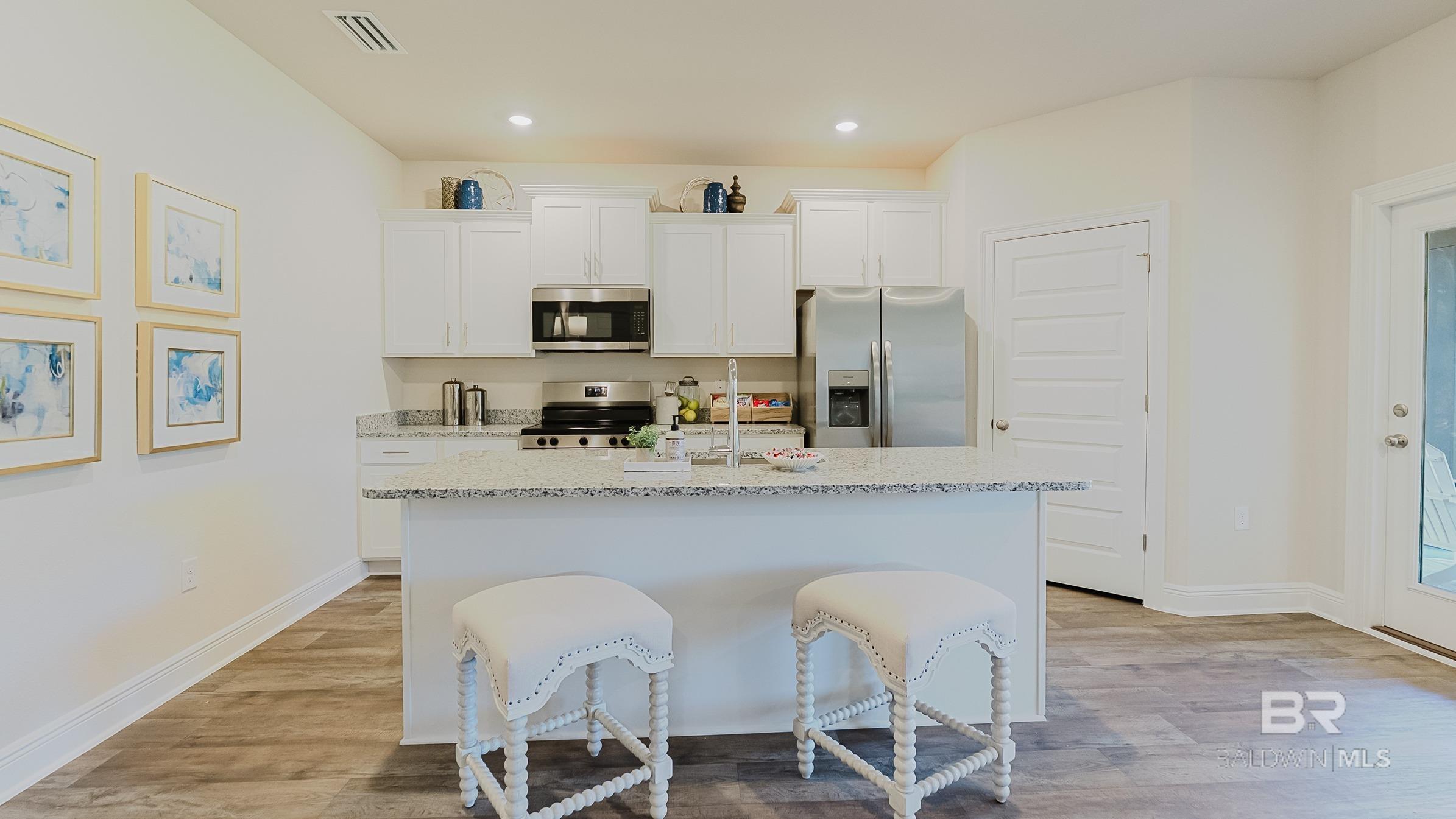 https://zimg.paragon.ice.com/ParagonImages/Property/PG/BCAR/398559/12/0/0/2d9d9c6873200f887d5ae40e622265e3/7/b16c55101b84d22418ad1dc6ca9b6ff3/398559-051ae411-68ad-4947-ae1f-0b27c2027e62.JPG