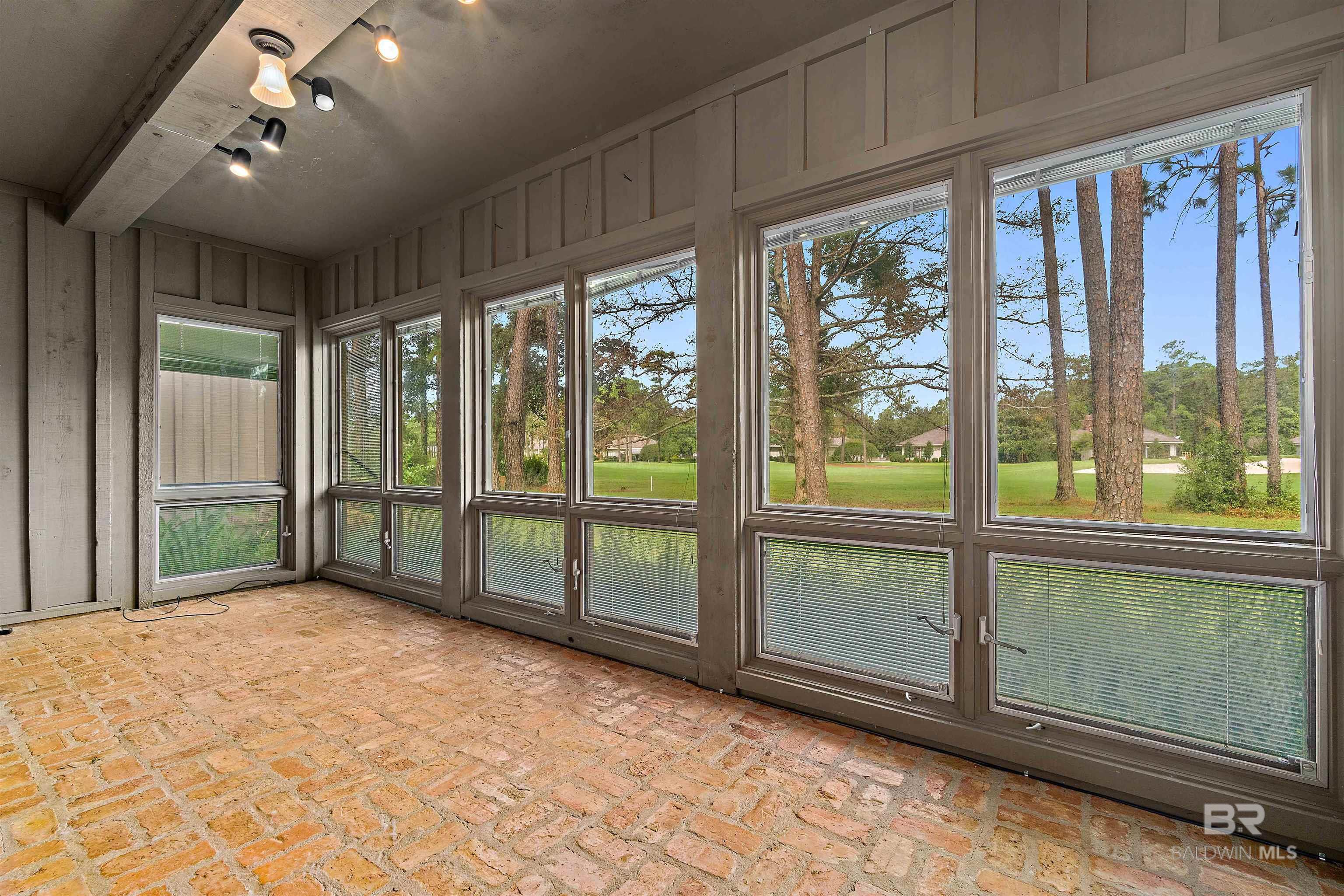 https://zimg.paragon.ice.com/ParagonImages/Property/PG/BCAR/398560/15/0/0/167599d32982e564c3864ec855206f64/7/6211268c9a7b53042c063490a2730618/398560-8723ebce-e46a-4ced-91f0-414231d9e018.JPG