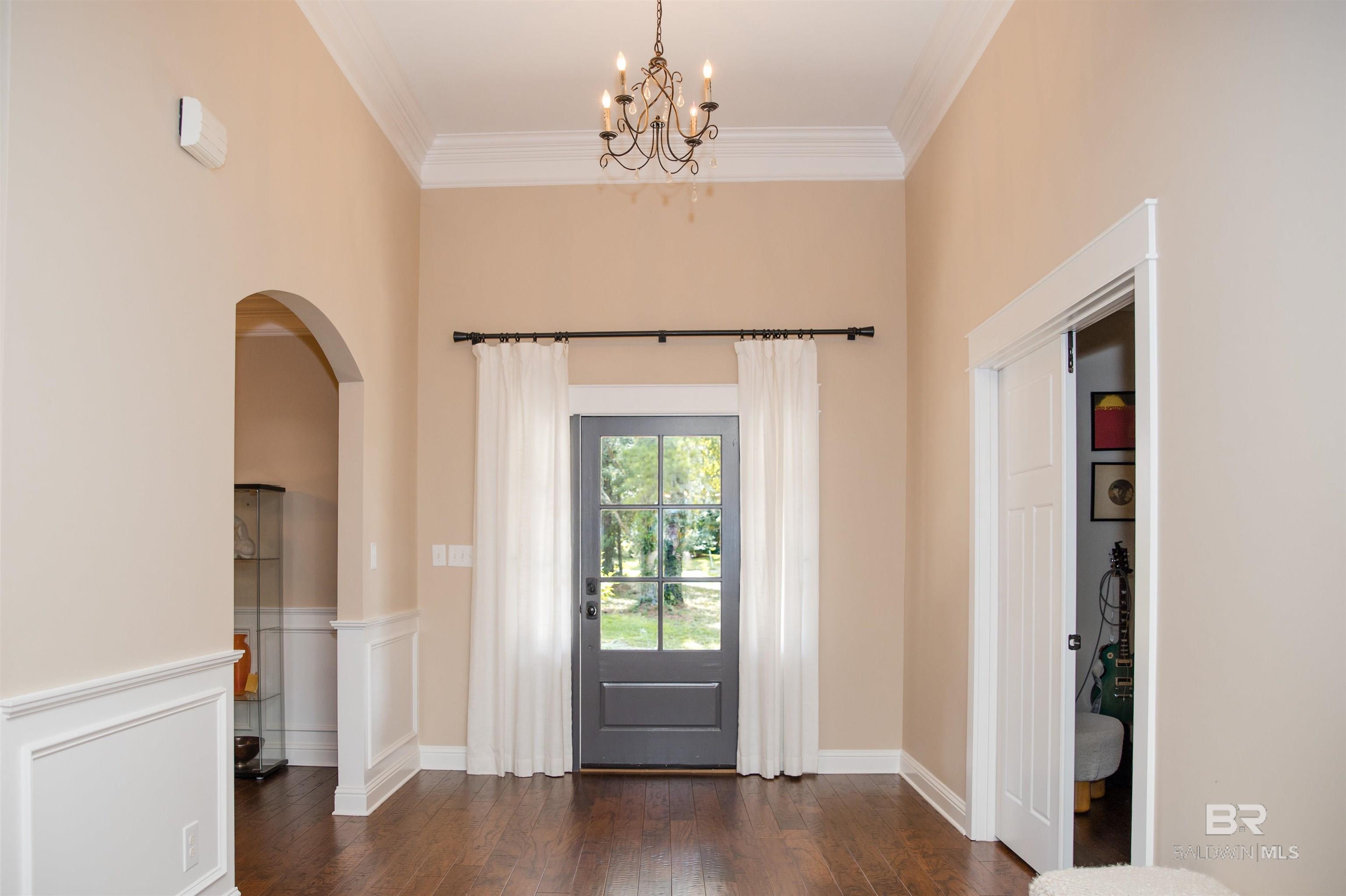 https://zimg.paragon.ice.com/ParagonImages/Property/PG/BCAR/398561/13/0/0/e776266d195d53f6ca55631872b23245/7/d1731f1d7386b9a18d920f6ad0e463da/398561-a27caeff-b51a-43f2-826c-ac2264122856.JPG