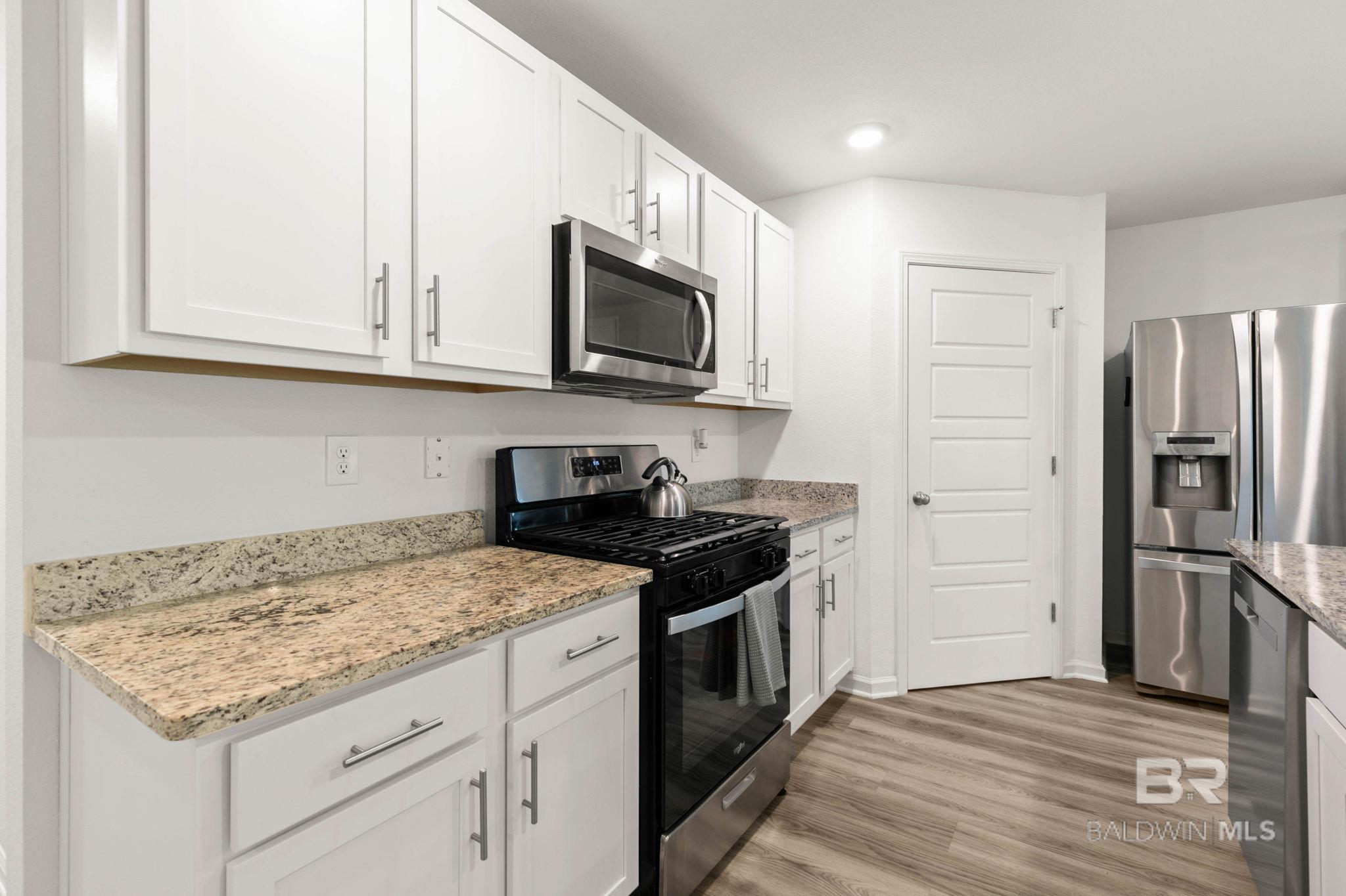 https://zimg.paragon.ice.com/ParagonImages/Property/PG/BCAR/398562/11/0/0/9e36bc77fe5e0bbe12ec4aff1f9862c2/7/419b98e72c1d511cb9680f175715b77f/398562-10d0d9c0-8329-4734-9e23-2431e9efff93.JPG
