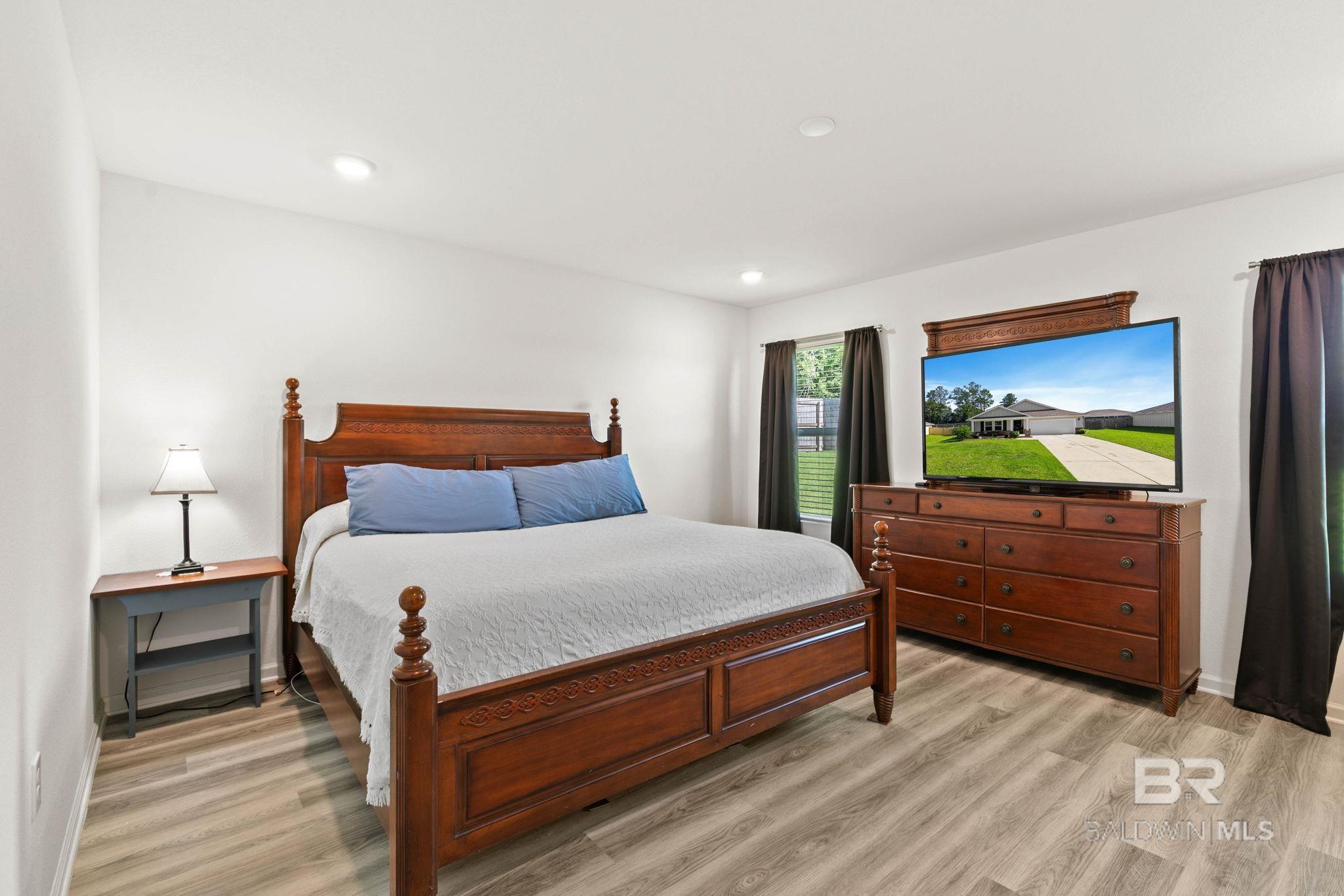 https://zimg.paragon.ice.com/ParagonImages/Property/PG/BCAR/398562/17/0/0/ca1ce448af43d091ba333a9edb569f4a/7/419b98e72c1d511cb9680f175715b77f/398562-64d8fcef-43ff-45cd-bed2-36cf4c7e8968.JPG