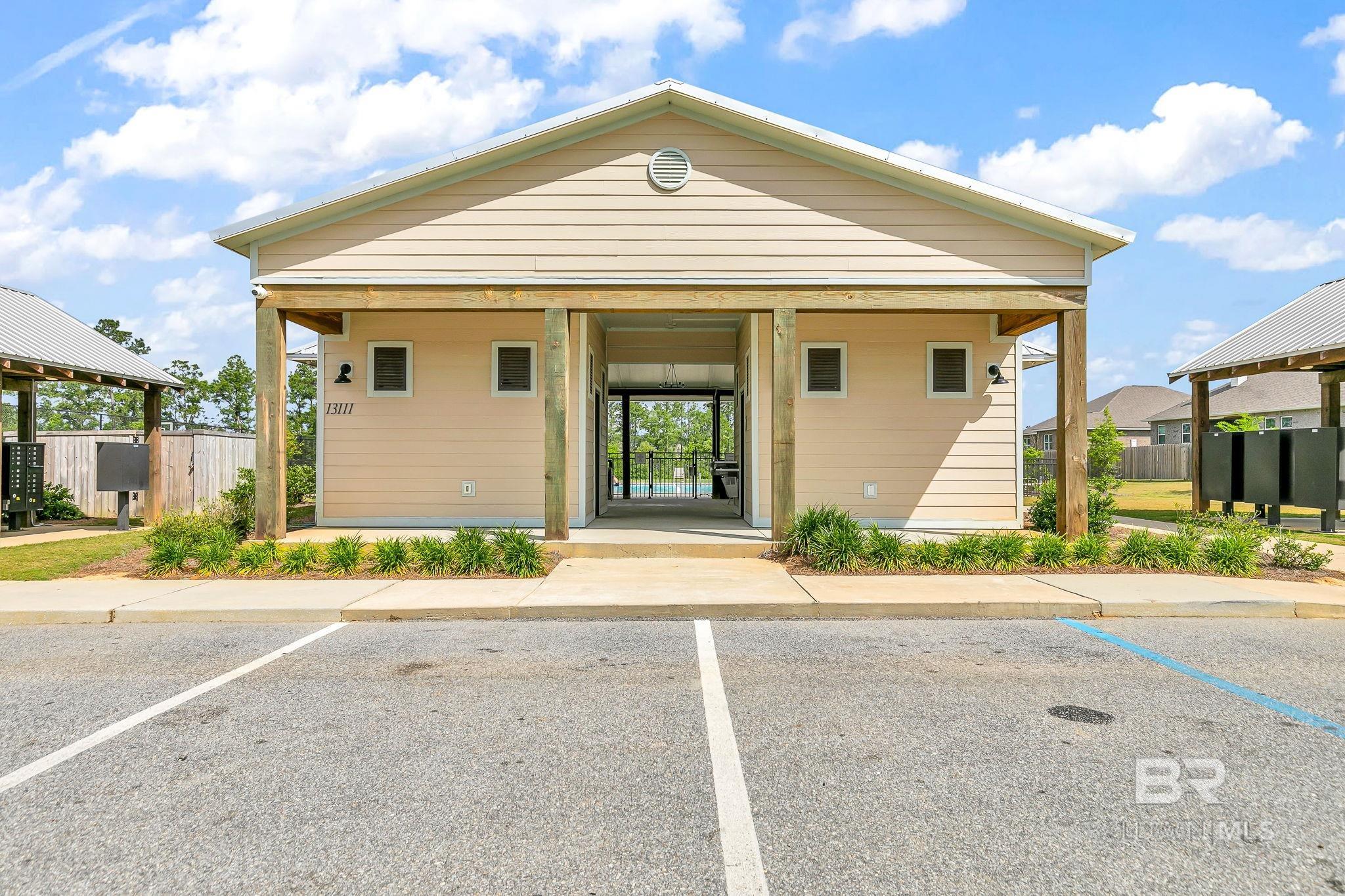 https://zimg.paragon.ice.com/ParagonImages/Property/PG/BCAR/398562/69/0/0/9a0f8d783a447833ab6cb77b3c7437be/7/419b98e72c1d511cb9680f175715b77f/398562-4d0a156e-6645-479e-8bcb-20d42ae3360a.JPG