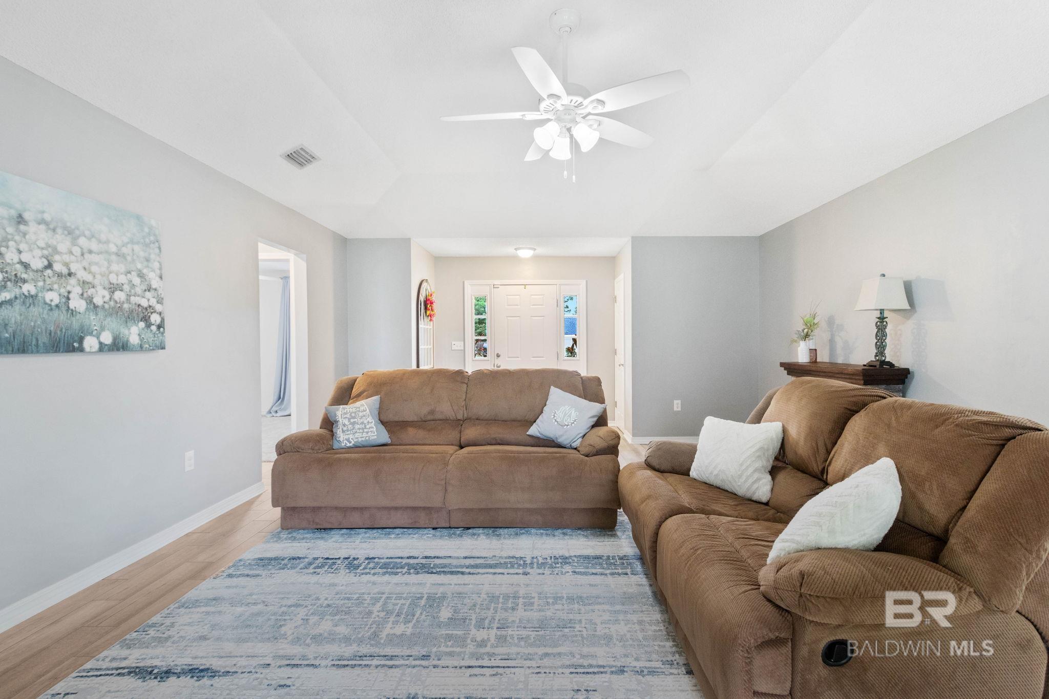 https://zimg.paragon.ice.com/ParagonImages/Property/PG/BCAR/398593/10/0/0/a2230084f5880ae164ceff8b777c4ef2/7/e341a65f5d20fb3d6aa9e2818a6beee8/398593-5ce75061-4ec6-4e5b-94bf-de2e435c5d63.JPG