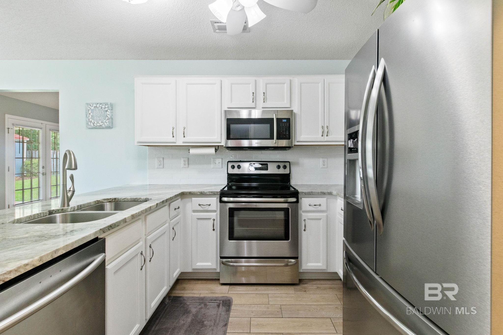 https://zimg.paragon.ice.com/ParagonImages/Property/PG/BCAR/398593/15/0/0/8e7d3c01d2d09054e42ec501007f03f4/7/e341a65f5d20fb3d6aa9e2818a6beee8/398593-9a9e257e-4aec-468d-a046-325aa678eafb.JPG