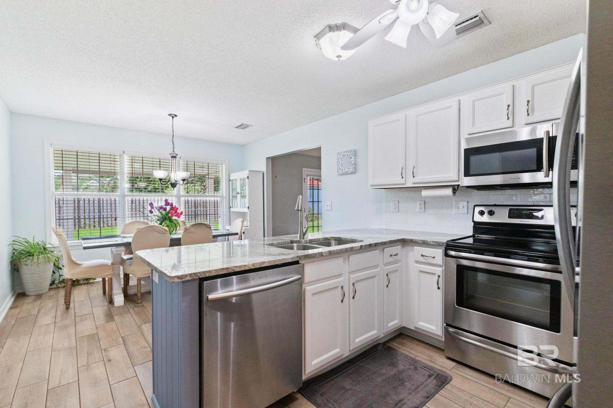 https://zimg.paragon.ice.com/ParagonImages/Property/PG/BCAR/398593/16/0/0/c45ca277cb3905c71e336be4d1464068/7/e341a65f5d20fb3d6aa9e2818a6beee8/398593-885448ab-3ad4-4405-9c21-310312fdf184.JPG