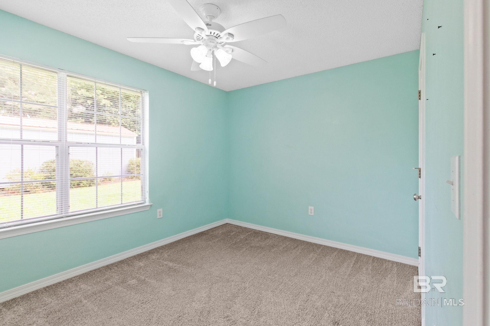 https://zimg.paragon.ice.com/ParagonImages/Property/PG/BCAR/398593/27/0/0/3266e038313e3edc6fbb38d7e08b1198/7/e341a65f5d20fb3d6aa9e2818a6beee8/398593-61ff8eee-60ee-42e8-9945-9c30a97a62ff.JPG