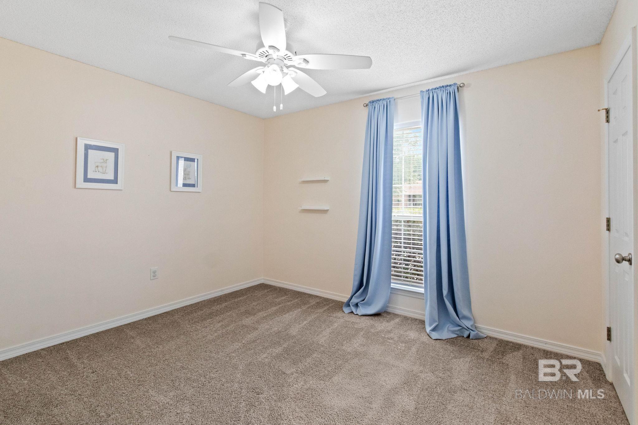 https://zimg.paragon.ice.com/ParagonImages/Property/PG/BCAR/398593/29/0/0/5964a038e9c046a210505fa10058b97c/7/e341a65f5d20fb3d6aa9e2818a6beee8/398593-a474c200-cc2f-4450-96b5-5f95847e447e.JPG
