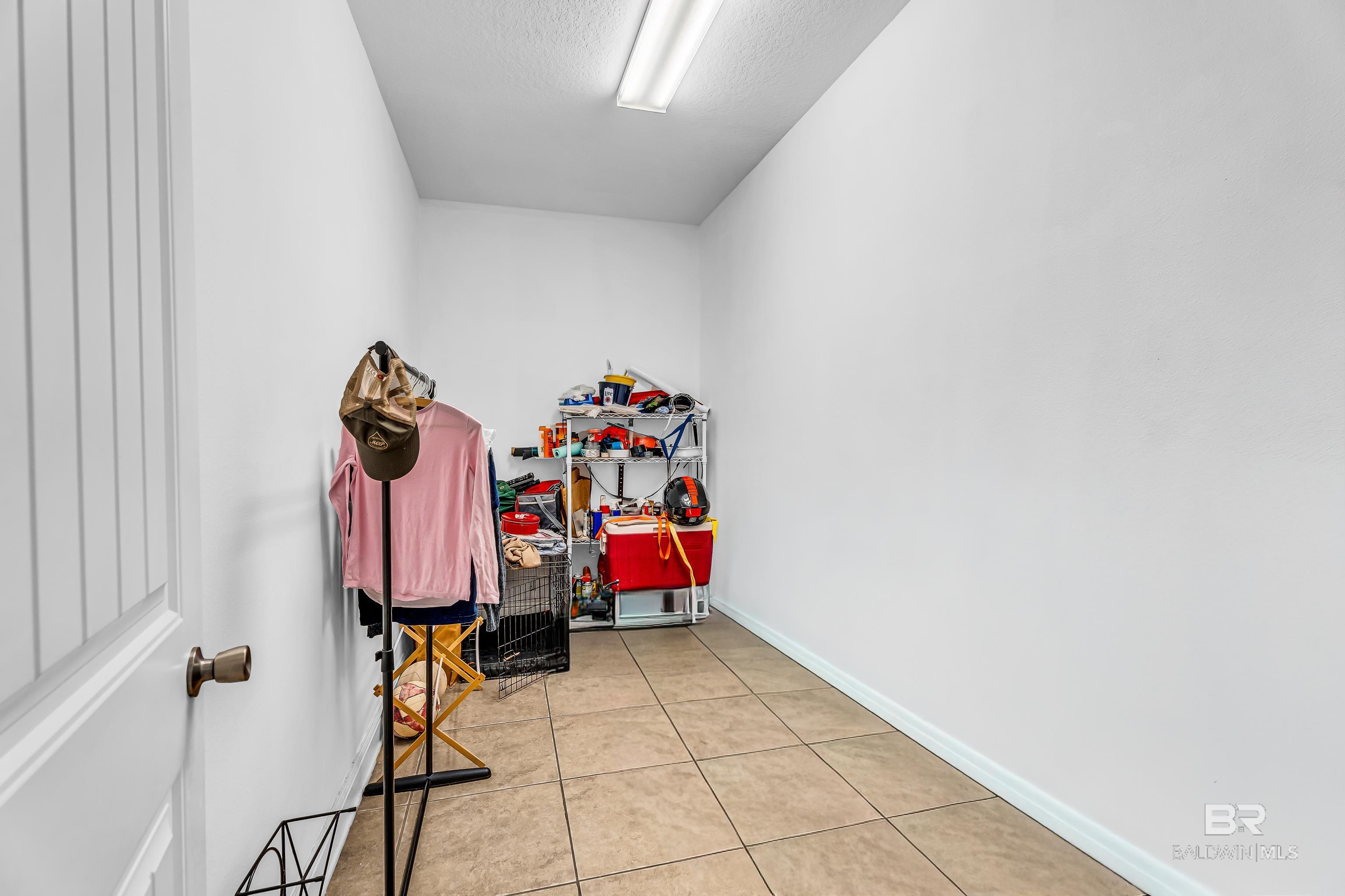 https://zimg.paragon.ice.com/ParagonImages/Property/PG/BCAR/398608/25/0/0/a5ce1c9821d597425f383a5de8e41ccf/7/856715121292b6a2beb705b1c06286a2/398608-a1cbac76-63d9-4647-b714-aecd9ad2c17d.JPG