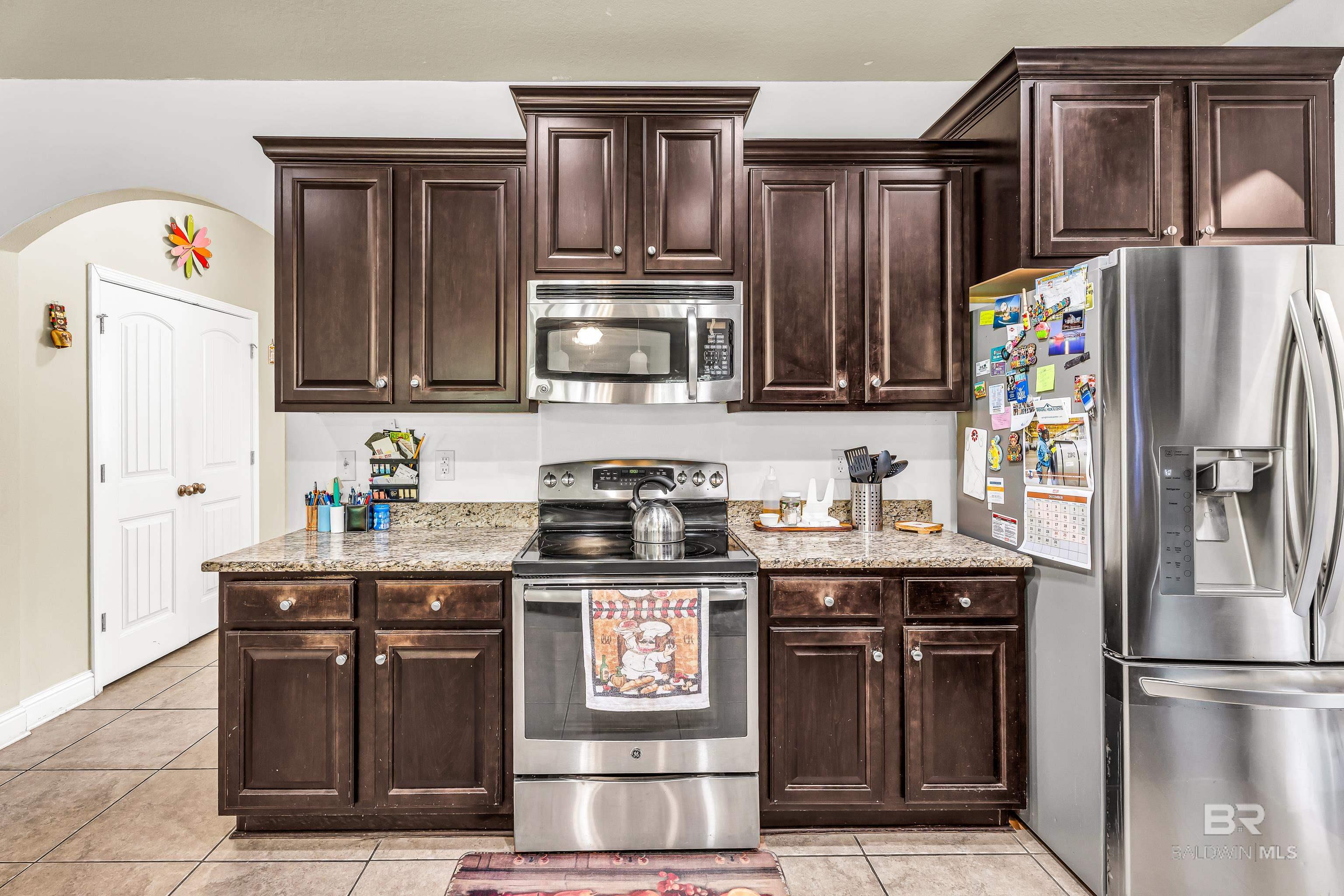 https://zimg.paragon.ice.com/ParagonImages/Property/PG/BCAR/398608/7/0/0/c86c1faaa9146599cc32d5b632038389/7/856715121292b6a2beb705b1c06286a2/398608-c1453a7e-e587-4ab5-9386-02ad028e7e00.JPG