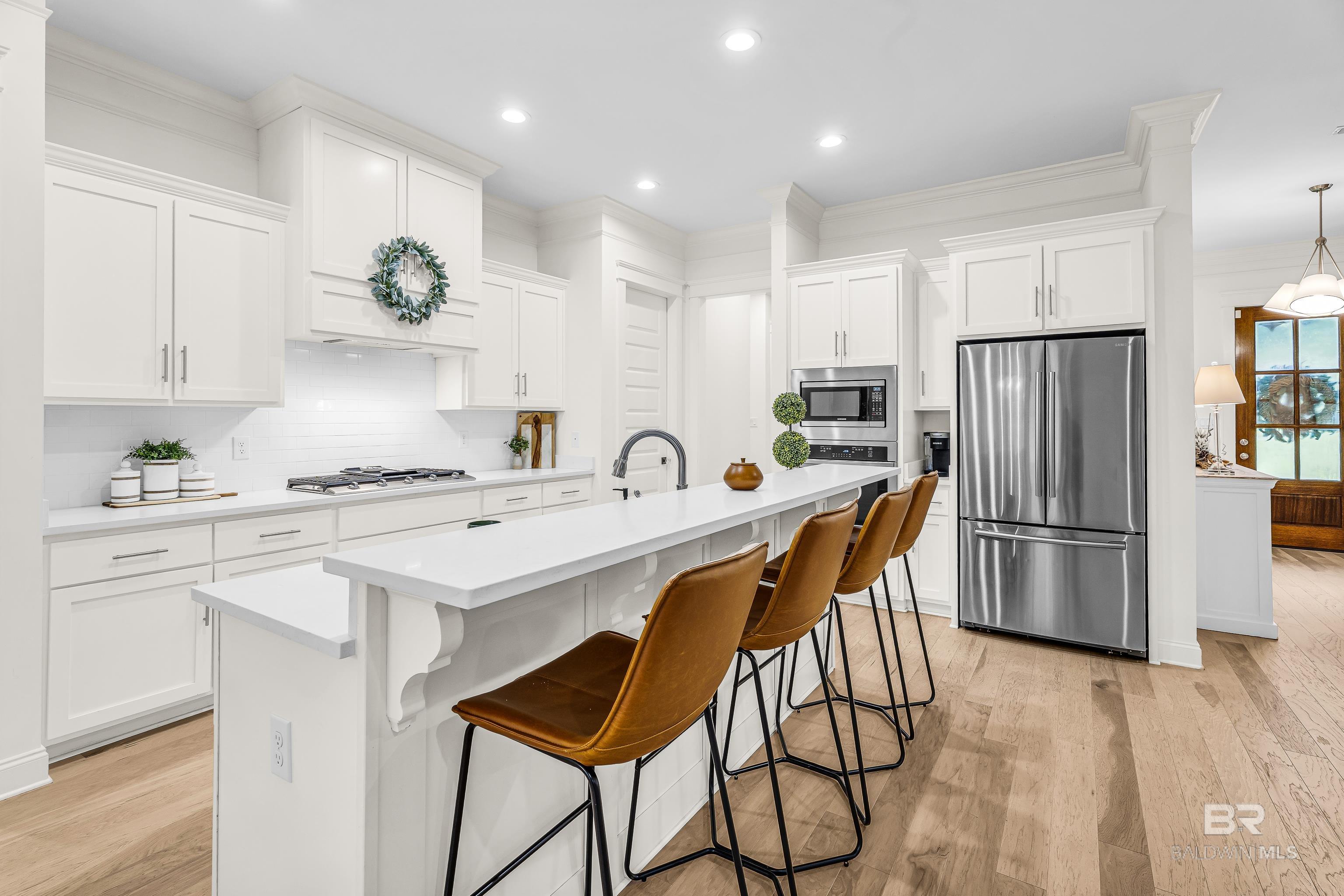 https://zimg.paragon.ice.com/ParagonImages/Property/PG/BCAR/398629/11/0/0/d99ad595634494cf62f44bffb6d71758/7/1b8ca458821da60346697011d0b7034b/398629-e33c1438-eb10-4d61-b794-004c8209c1f4.JPG