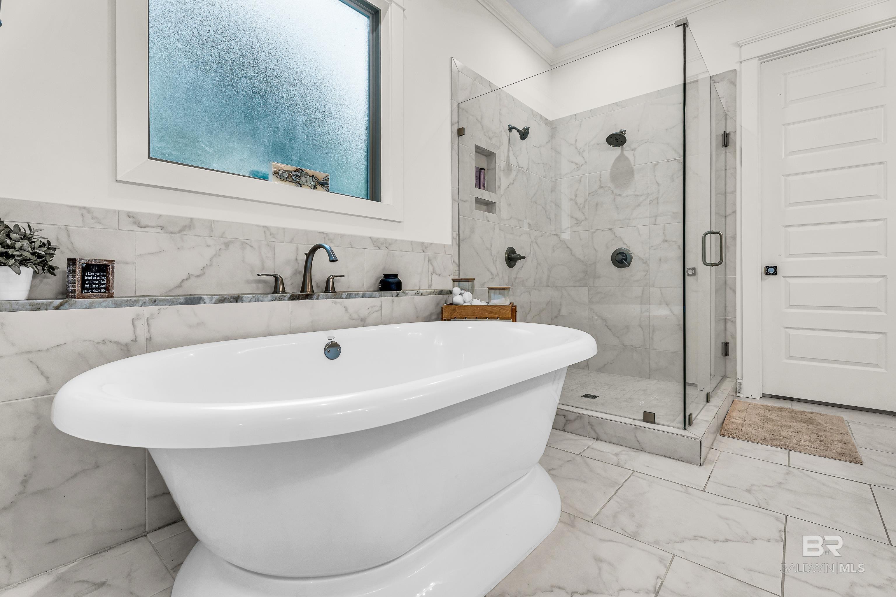 https://zimg.paragon.ice.com/ParagonImages/Property/PG/BCAR/398629/21/0/0/3c9d29cd3c3579046185d8d721753ee9/7/1b8ca458821da60346697011d0b7034b/398629-d02d12dc-d0e8-4adc-a984-3a8f9d90bb70.JPG