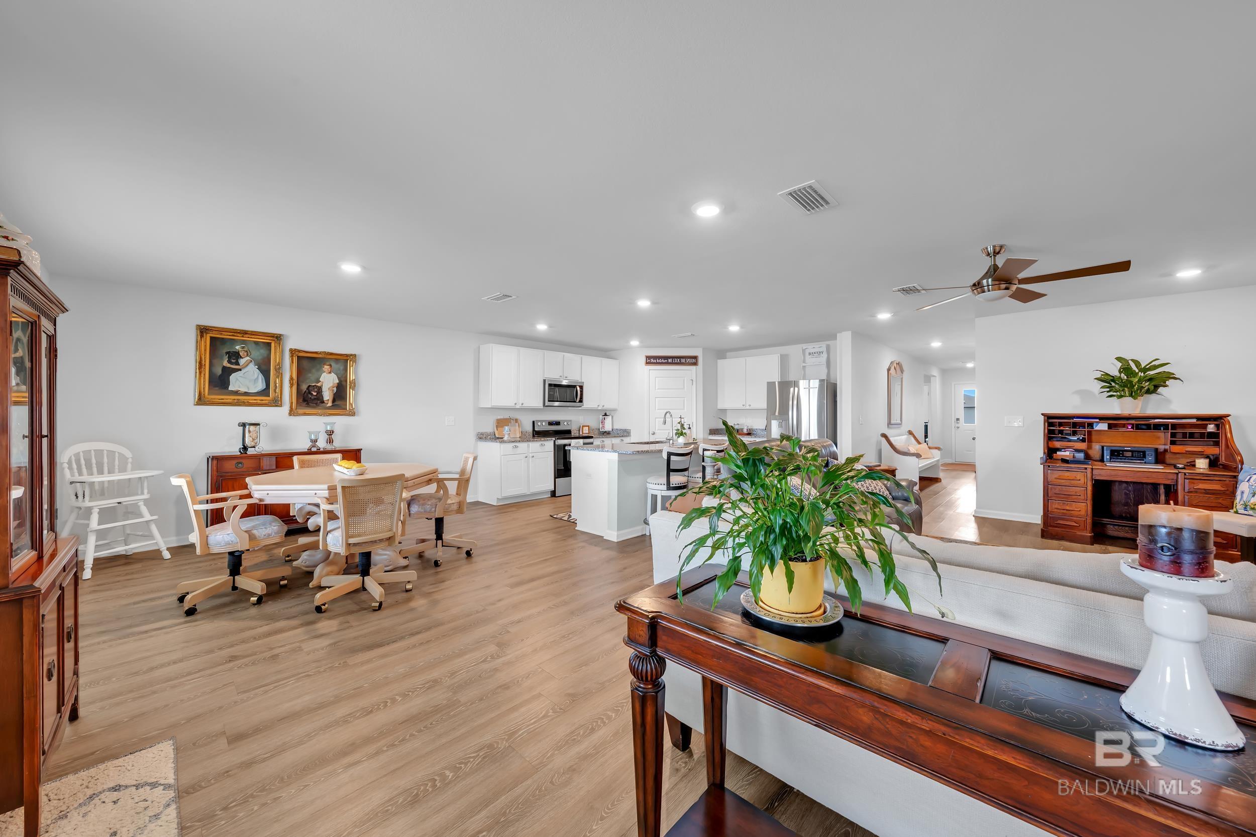 https://zimg.paragon.ice.com/ParagonImages/Property/PG/BCAR/398630/13/0/0/fff07cea6d65c1c24b14409f56eb61c7/7/e68afb3f0ab53667b3894fd9368abfe8/398630-050752fc-65ea-49ea-99e0-2c4033b5a866.JPG
