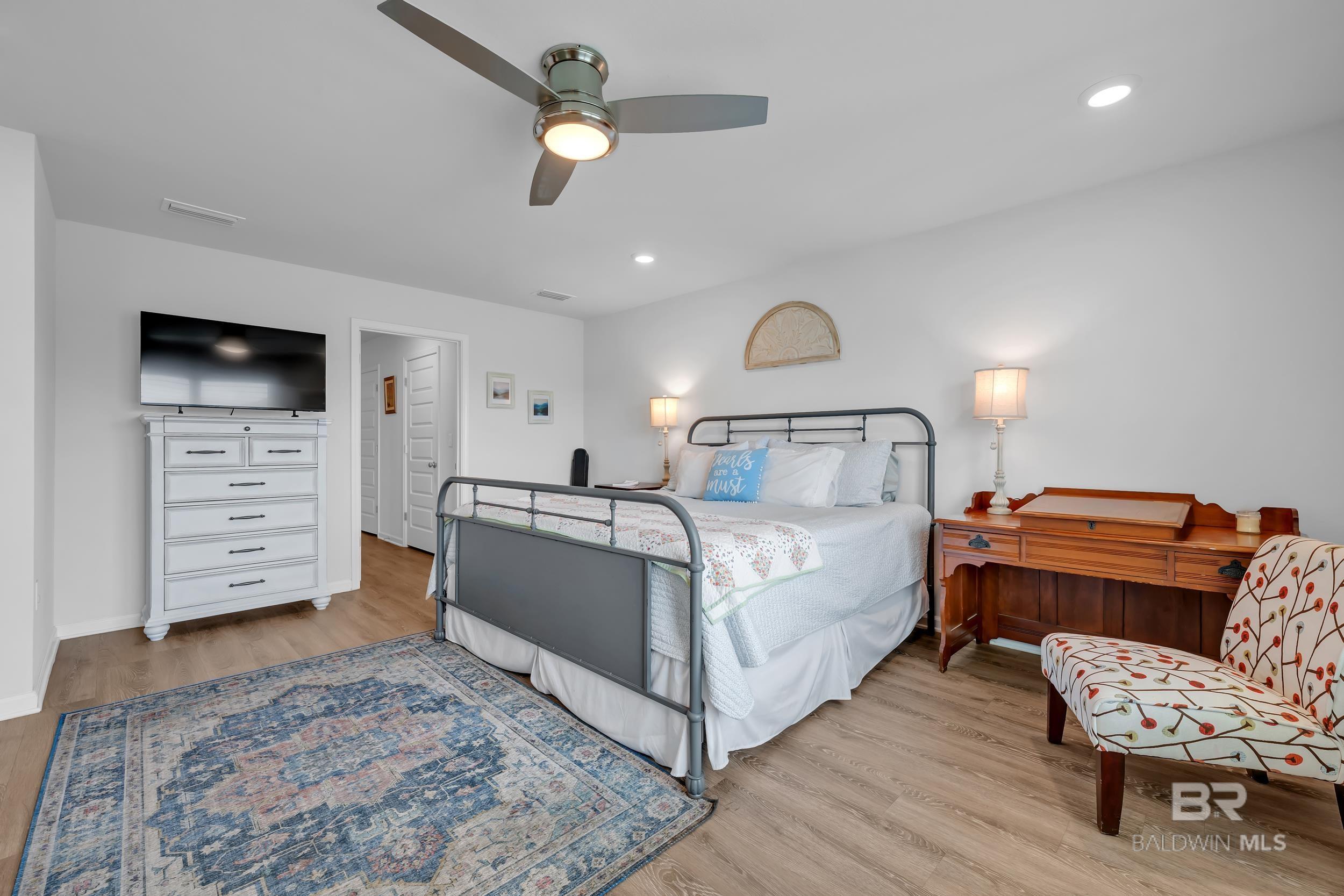 https://zimg.paragon.ice.com/ParagonImages/Property/PG/BCAR/398630/14/0/0/59aca0ec6a86ef851608a7513d21986d/7/e68afb3f0ab53667b3894fd9368abfe8/398630-c0978a5e-1b4b-4cc5-b9eb-1e28b456b159.JPG