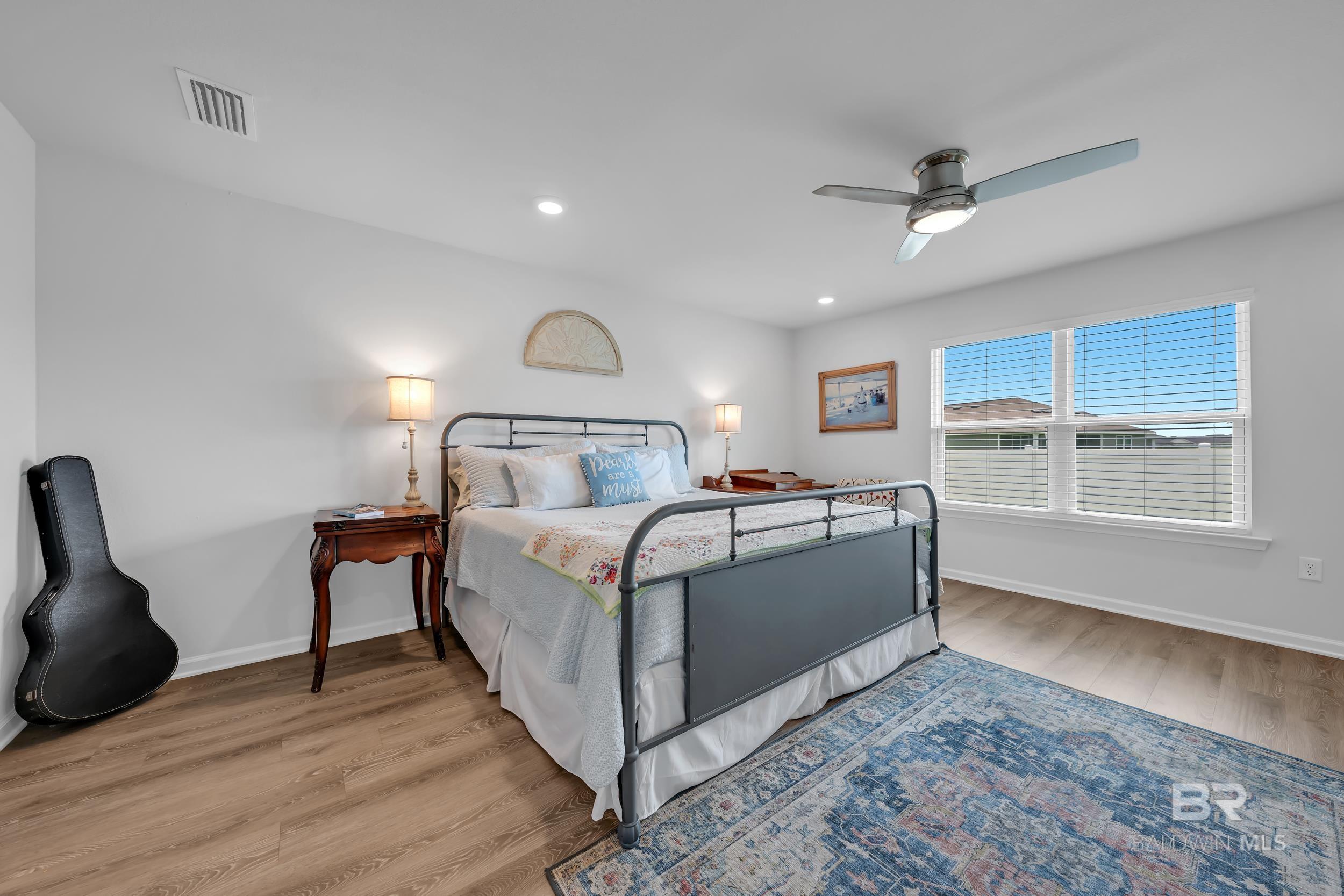 https://zimg.paragon.ice.com/ParagonImages/Property/PG/BCAR/398630/3/0/0/797d91ac84db63801e0a818c7b954563/7/e68afb3f0ab53667b3894fd9368abfe8/398630-54c2cf5b-58be-40eb-875b-c2267adbff9f.JPG