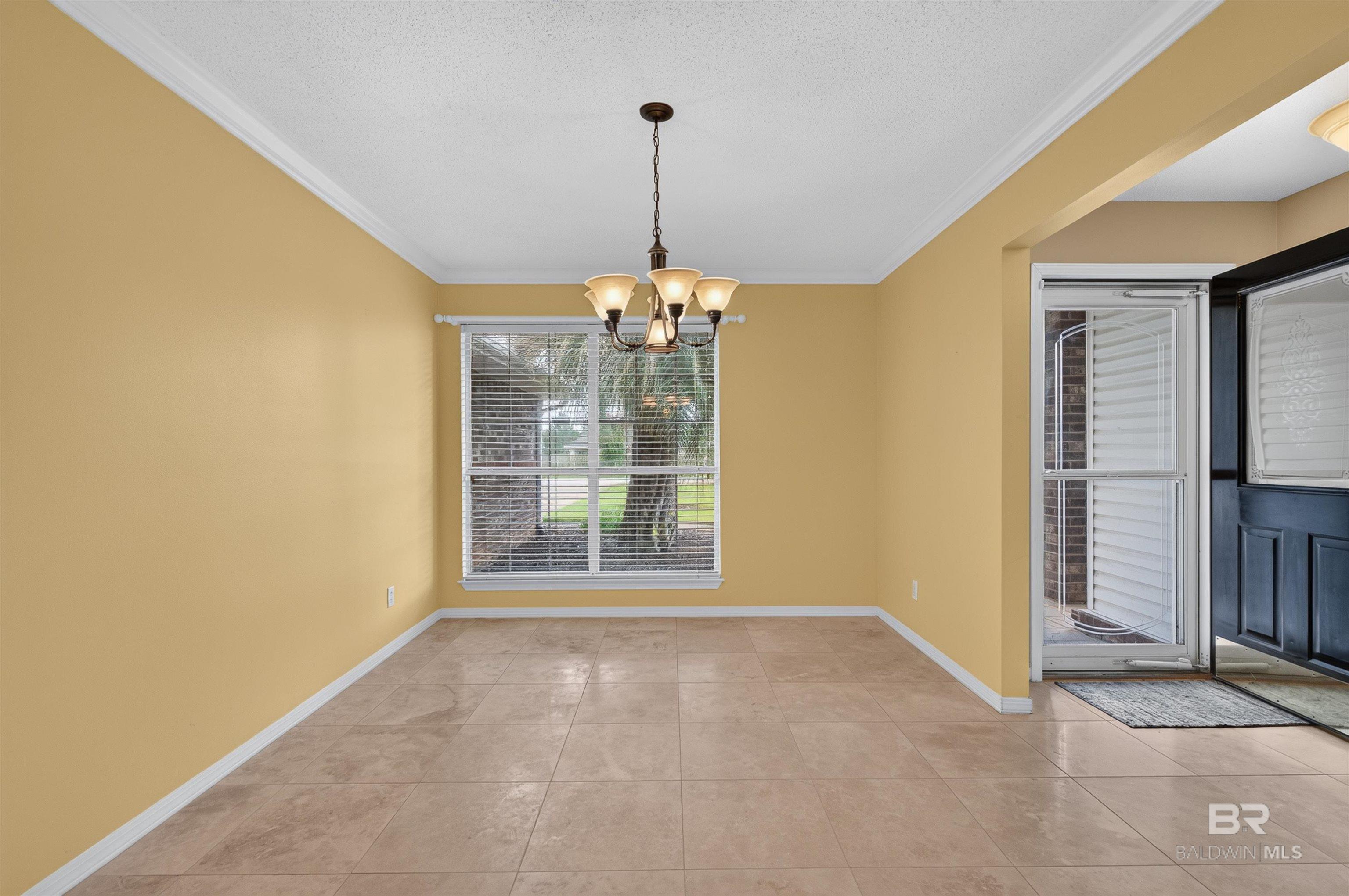 https://zimg.paragon.ice.com/ParagonImages/Property/PG/BCAR/398637/28/0/0/28232147baf0ee25667a6b7b5383e15c/7/8f914319bbe7b1aff9b6b4c1be637a6e/398637-93bbfeca-6e2e-4e0d-b3ac-e43552605450.JPG