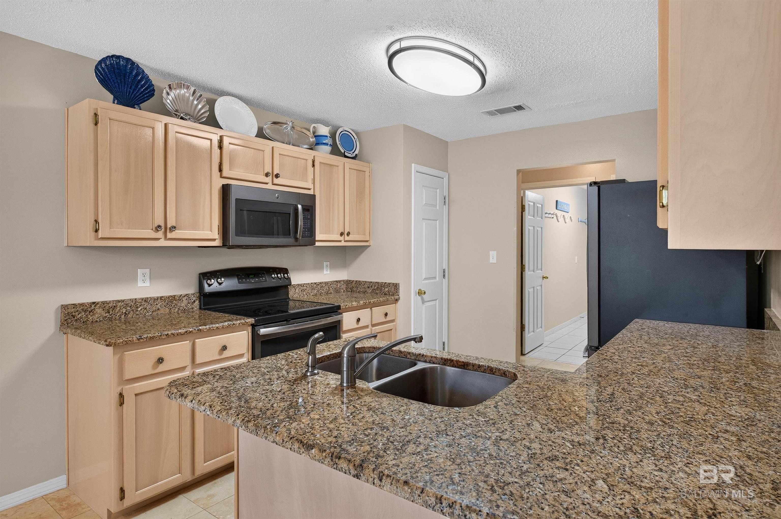 https://zimg.paragon.ice.com/ParagonImages/Property/PG/BCAR/398637/41/0/0/55b4bf731d9c2522712d24cbcde4a956/7/8f914319bbe7b1aff9b6b4c1be637a6e/398637-50218458-09a0-448a-8302-49660d991915.JPG
