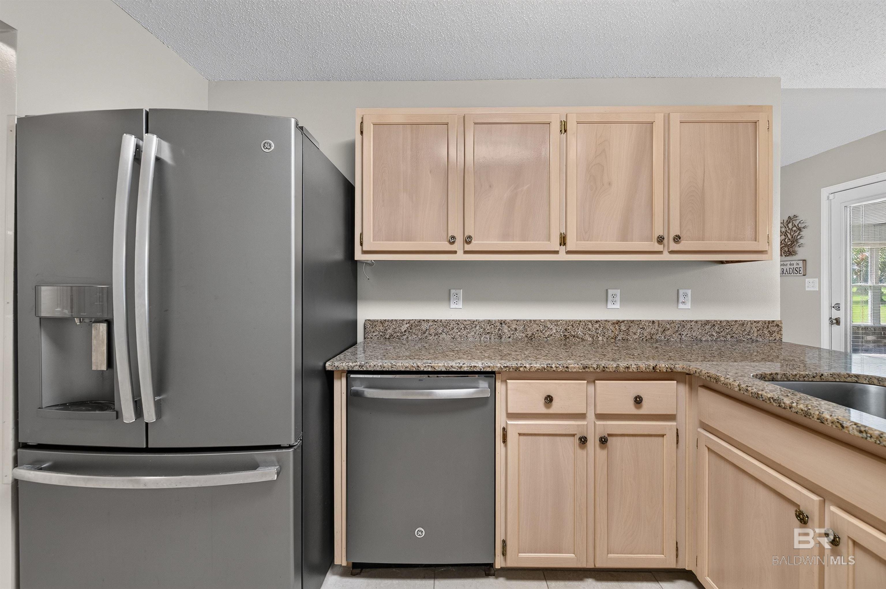 https://zimg.paragon.ice.com/ParagonImages/Property/PG/BCAR/398637/43/0/0/b714043ed7e08053e5ef7daf4169c3d2/7/8f914319bbe7b1aff9b6b4c1be637a6e/398637-c58a294b-4747-464a-89bb-9232be6c91a5.JPG