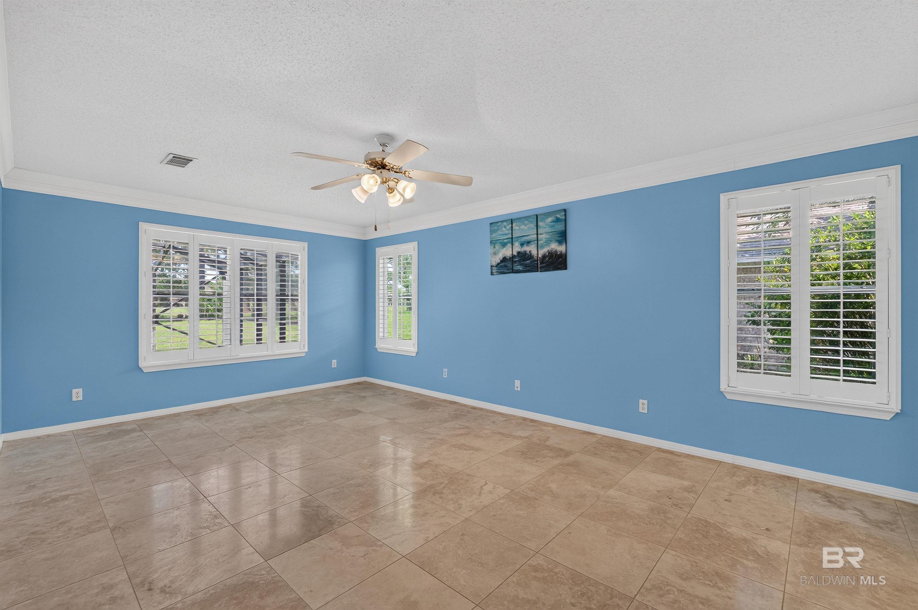 https://zimg.paragon.ice.com/ParagonImages/Property/PG/BCAR/398637/47/0/0/40200cf74ad7afffaca211a1da9e3eba/7/8f914319bbe7b1aff9b6b4c1be637a6e/398637-05c7ece6-9d4b-4047-867f-46ce6355dd3b.JPG
