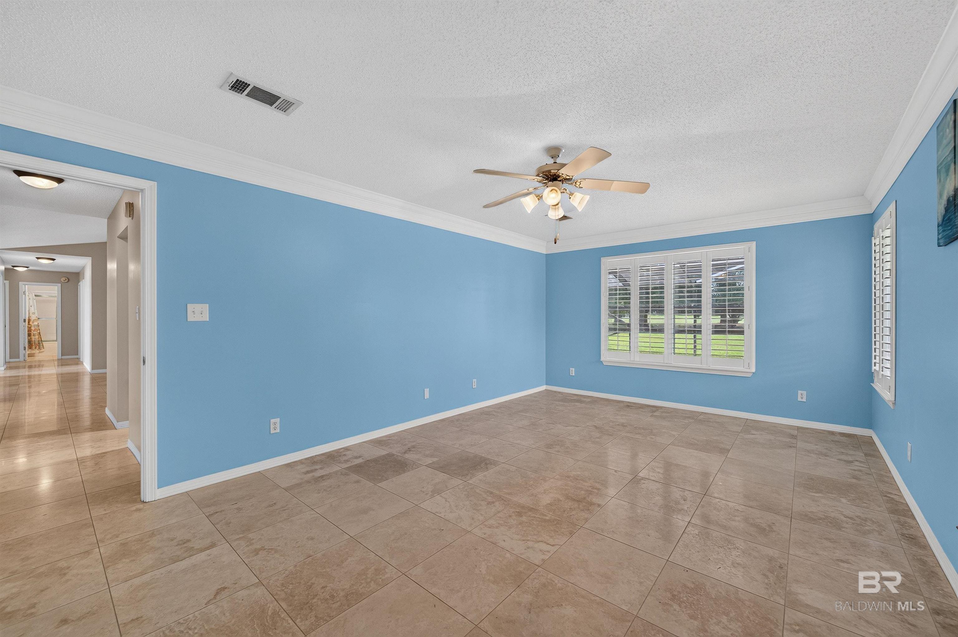https://zimg.paragon.ice.com/ParagonImages/Property/PG/BCAR/398637/50/0/0/105f8ec2712dbf78b139b8659341e5e4/7/8f914319bbe7b1aff9b6b4c1be637a6e/398637-2ca42206-6473-4386-ad47-2840c40a3923.JPG