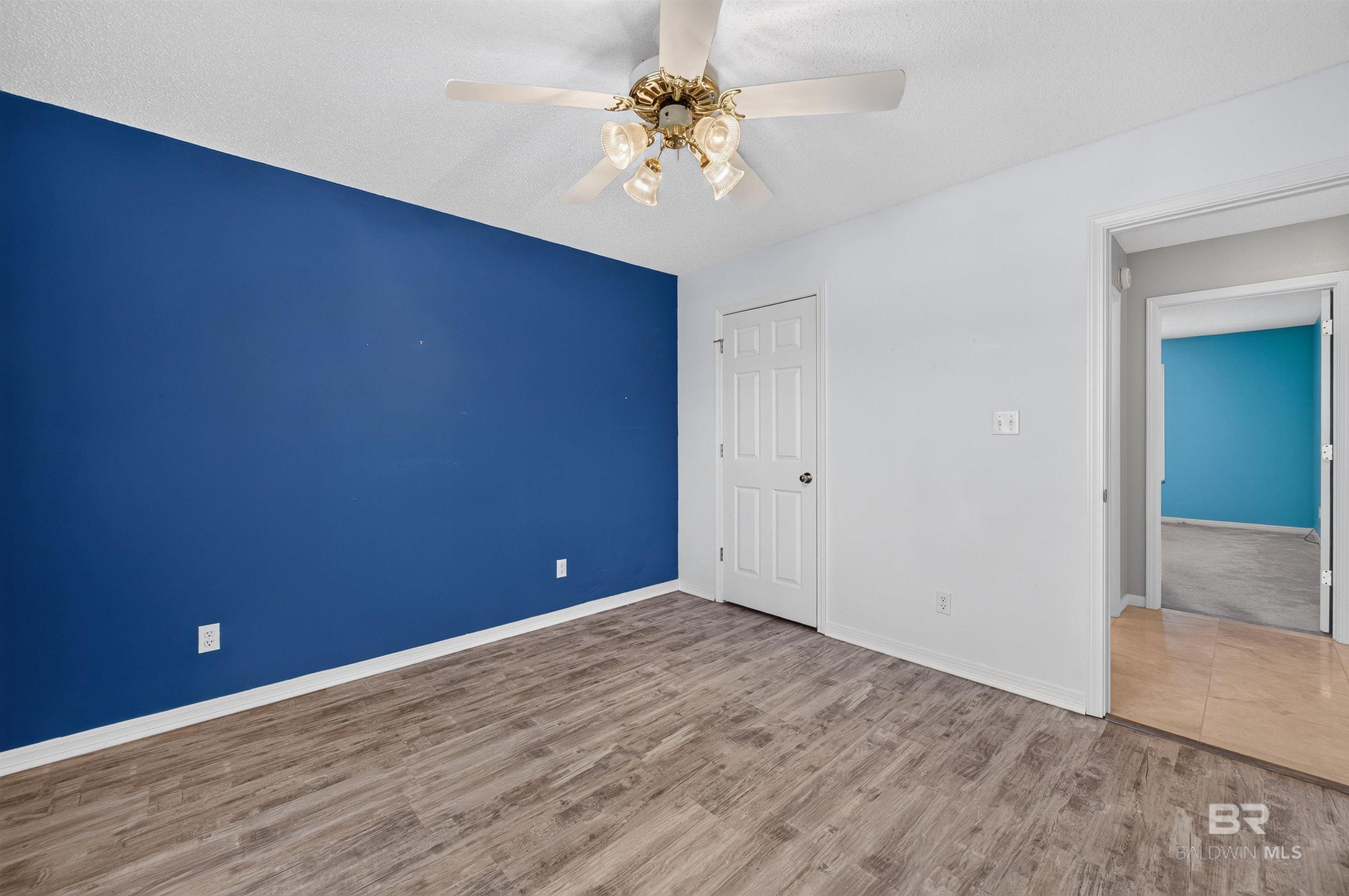 https://zimg.paragon.ice.com/ParagonImages/Property/PG/BCAR/398637/63/0/0/87c083ec0b98575176488b7e642d0f33/7/8f914319bbe7b1aff9b6b4c1be637a6e/398637-c7852d3c-07bb-403c-bf66-619143dc53ef.JPG