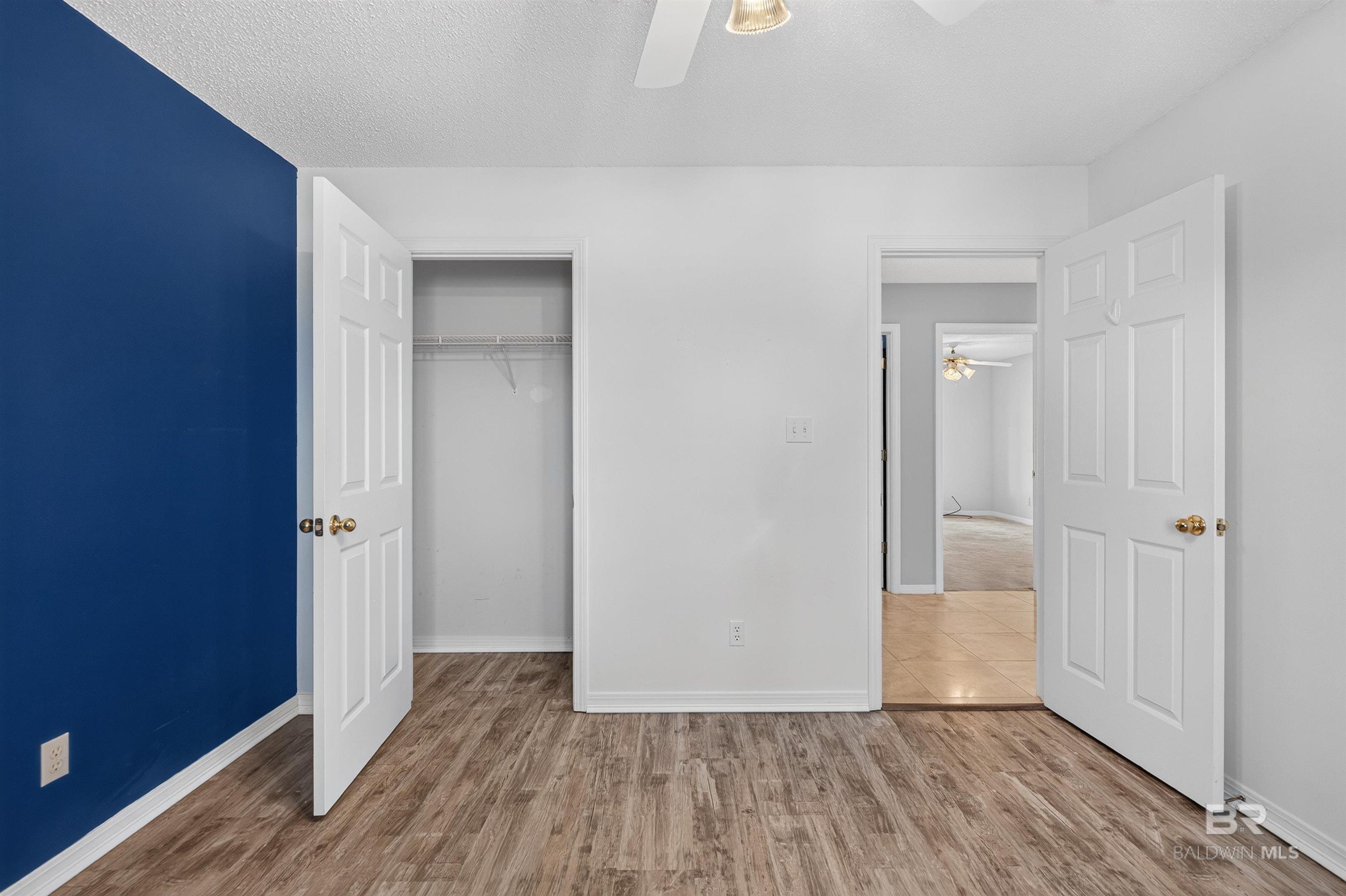 https://zimg.paragon.ice.com/ParagonImages/Property/PG/BCAR/398637/64/0/0/b5e9ea41b3f341575800e99f81edd5e9/7/8f914319bbe7b1aff9b6b4c1be637a6e/398637-51b99921-19e3-456c-a73a-82ef51562737.JPG
