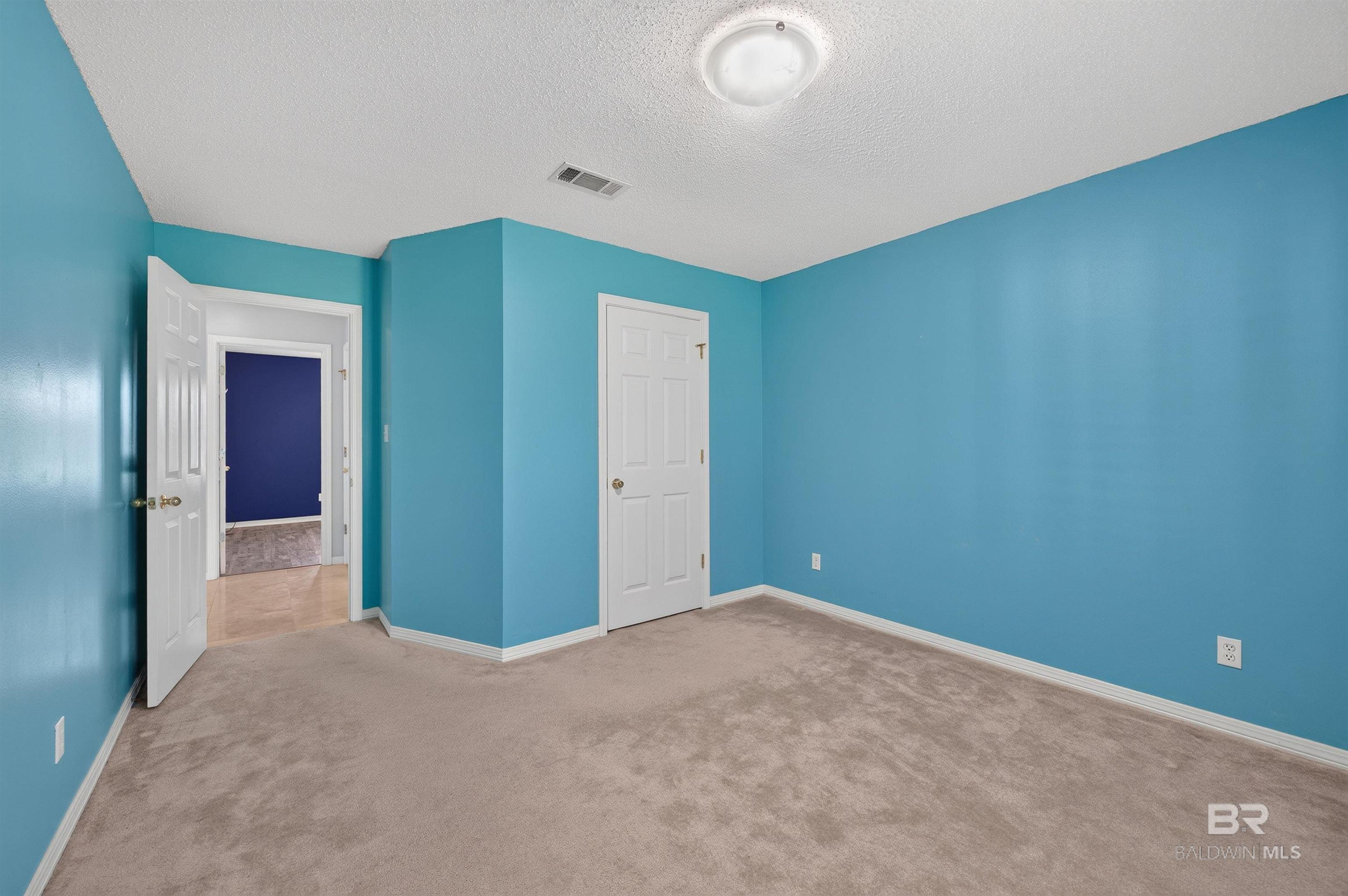 https://zimg.paragon.ice.com/ParagonImages/Property/PG/BCAR/398637/69/0/0/62b5046fea156037ca33521665a5ae66/7/8f914319bbe7b1aff9b6b4c1be637a6e/398637-a8627dd4-9fc3-414d-adb4-d71e76877ce3.JPG