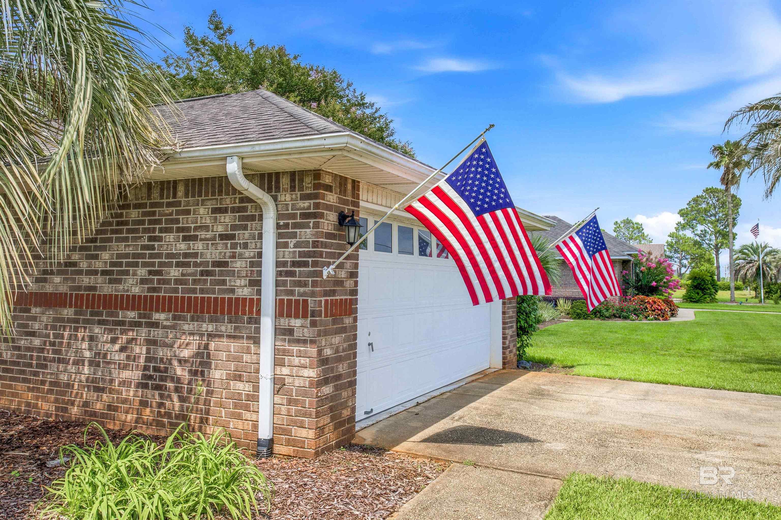 https://zimg.paragon.ice.com/ParagonImages/Property/PG/BCAR/398637/8/0/0/9eba6d8dd6e3b1404e490da5d84c31a2/7/8f914319bbe7b1aff9b6b4c1be637a6e/398637-c3c24d2c-1c1a-40d5-8155-82ce477b0608.JPG
