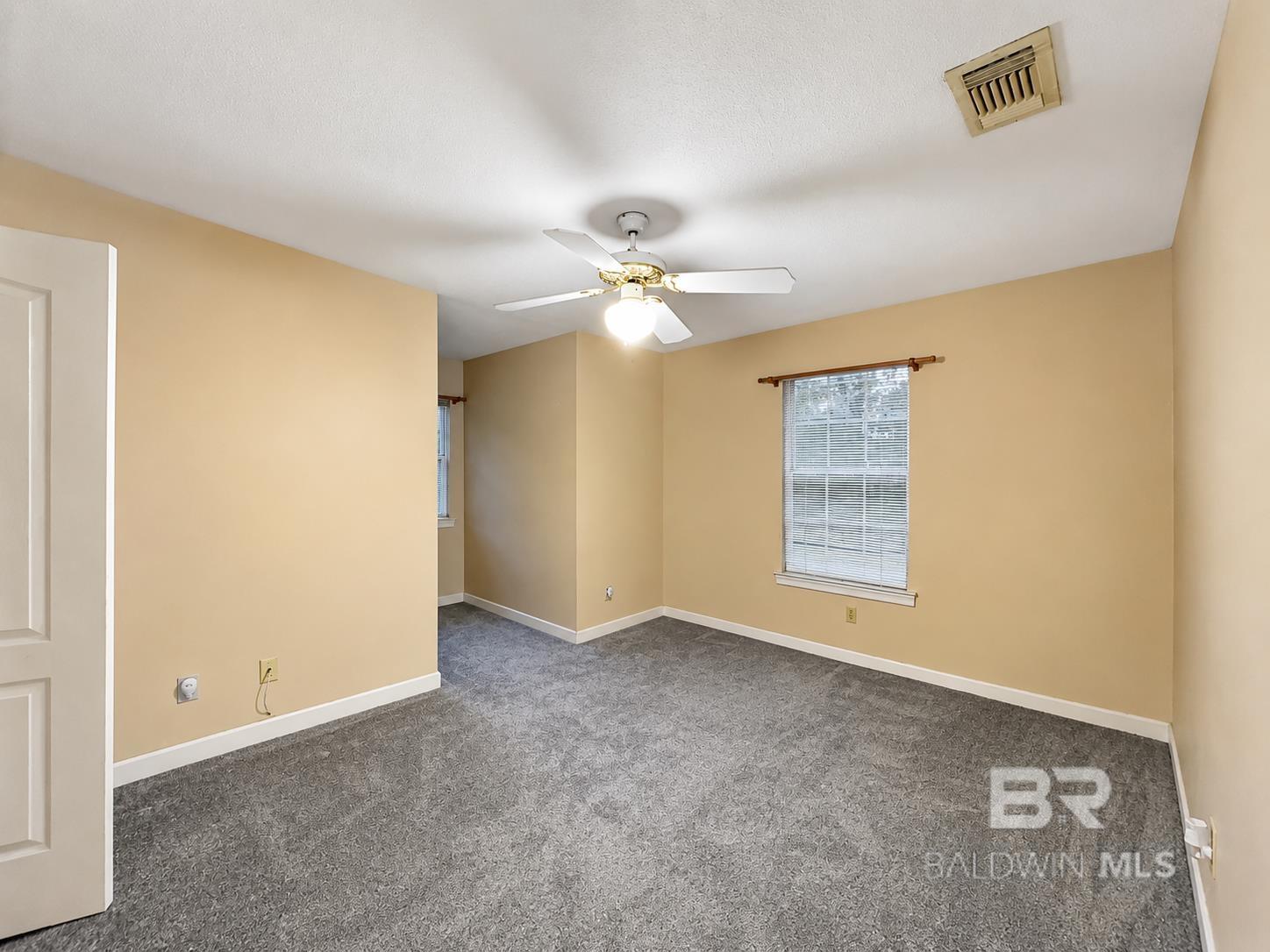 https://zimg.paragon.ice.com/ParagonImages/Property/PG/BCAR/398641/15/0/0/65043aa9287bf218a749c839a66b31ec/7/57c05c41978ea922aa48e128c776cbbc/398641-4d825cfb-1c3c-49a4-aee2-3d43abf35226.JPG