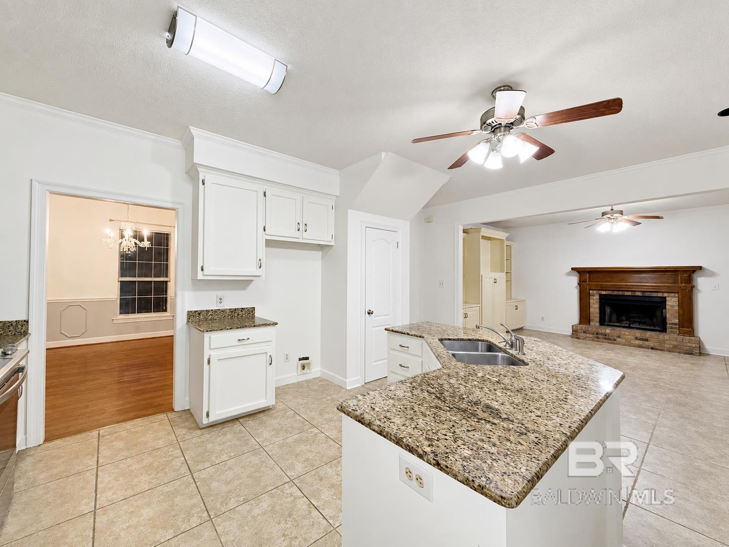 https://zimg.paragon.ice.com/ParagonImages/Property/PG/BCAR/398641/2/0/0/9796f06feaee42ce37f4dd353d5ce819/7/57c05c41978ea922aa48e128c776cbbc/398641-bcc09d19-26d5-42a8-967d-4dc26fcd19ea.JPG