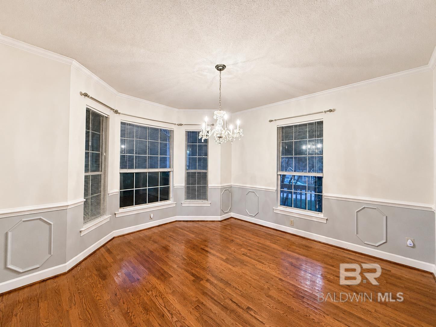 https://zimg.paragon.ice.com/ParagonImages/Property/PG/BCAR/398641/5/0/0/5195efebb8f8594e3212a2267a699d0e/7/57c05c41978ea922aa48e128c776cbbc/398641-8d0cf41a-a46f-4967-9ae0-f7c37b898246.JPG