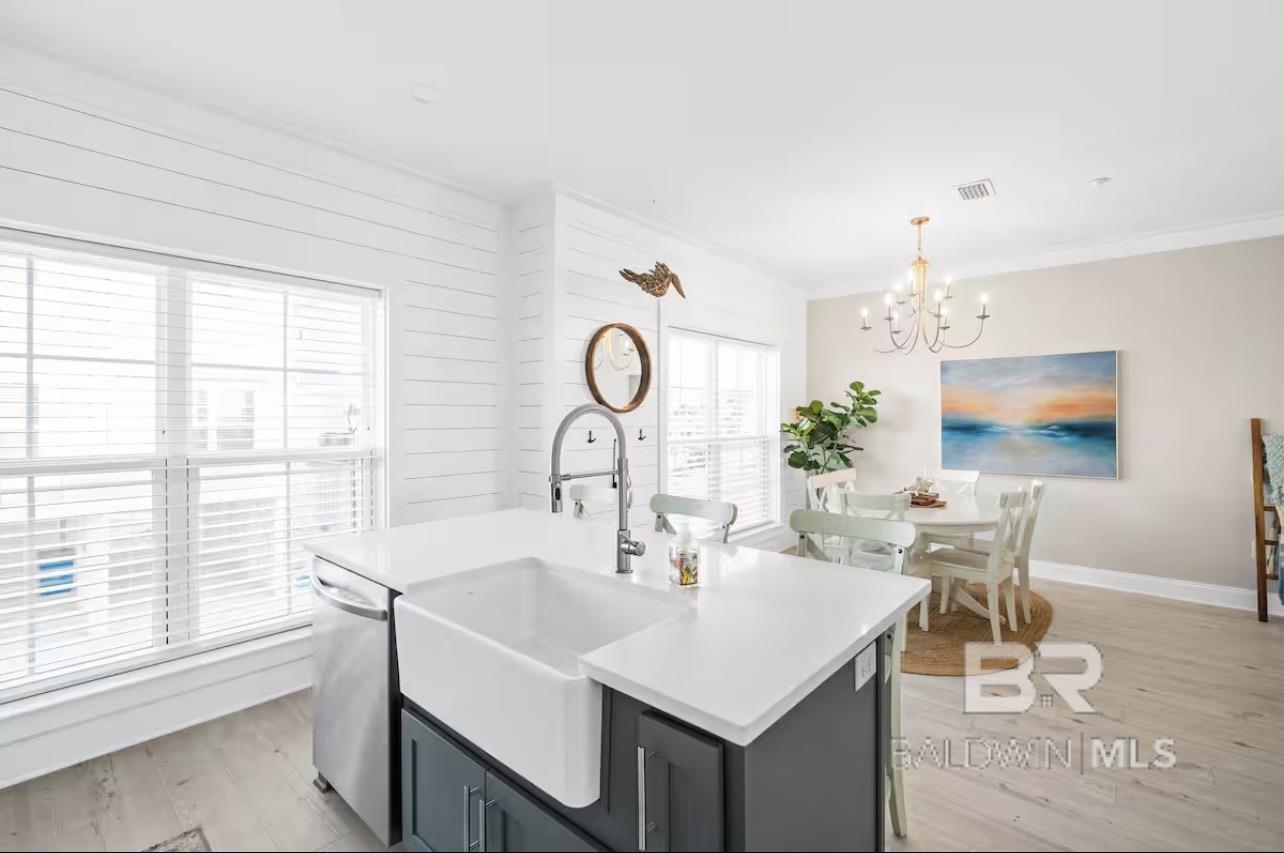 https://zimg.paragon.ice.com/ParagonImages/Property/PG/BCAR/398644/10/0/0/c224ce8a7a696e40144d23c078ef7a60/7/df6b338145c00aefb3935f6688f0341c/398644-4cb0cb24-2933-468b-b34c-85051cef95e4.JPG