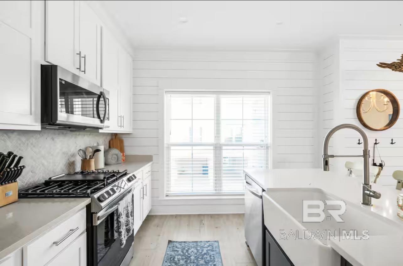 https://zimg.paragon.ice.com/ParagonImages/Property/PG/BCAR/398644/12/0/0/6b6e2432a4f90b24c3b239761c5bfbd4/7/df6b338145c00aefb3935f6688f0341c/398644-8320fa0c-ea20-4d03-a3a4-da0c3b8711ca.JPG
