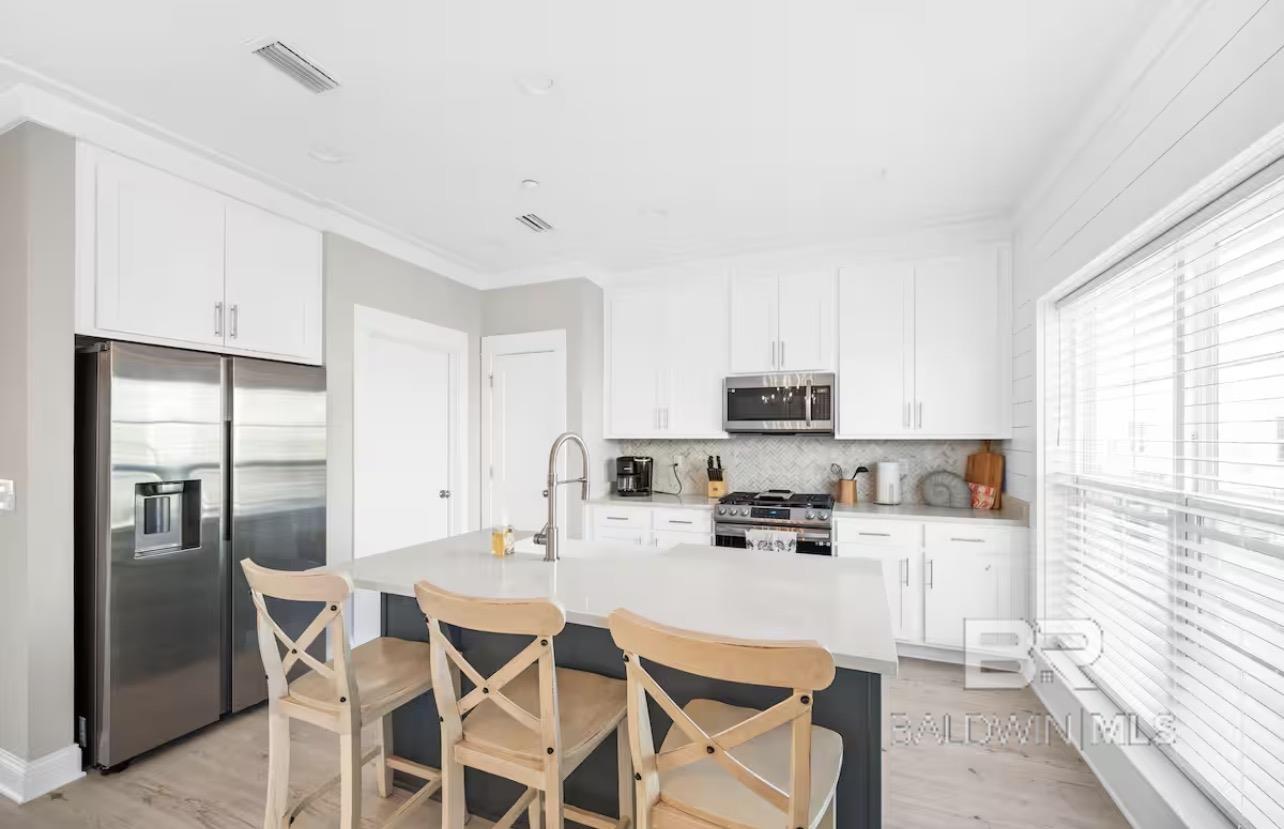 https://zimg.paragon.ice.com/ParagonImages/Property/PG/BCAR/398644/15/0/0/b4097e65e852a3ccec66678f49c58a9f/7/df6b338145c00aefb3935f6688f0341c/398644-7189489d-56e7-45bf-8374-01154f0046b1.JPG