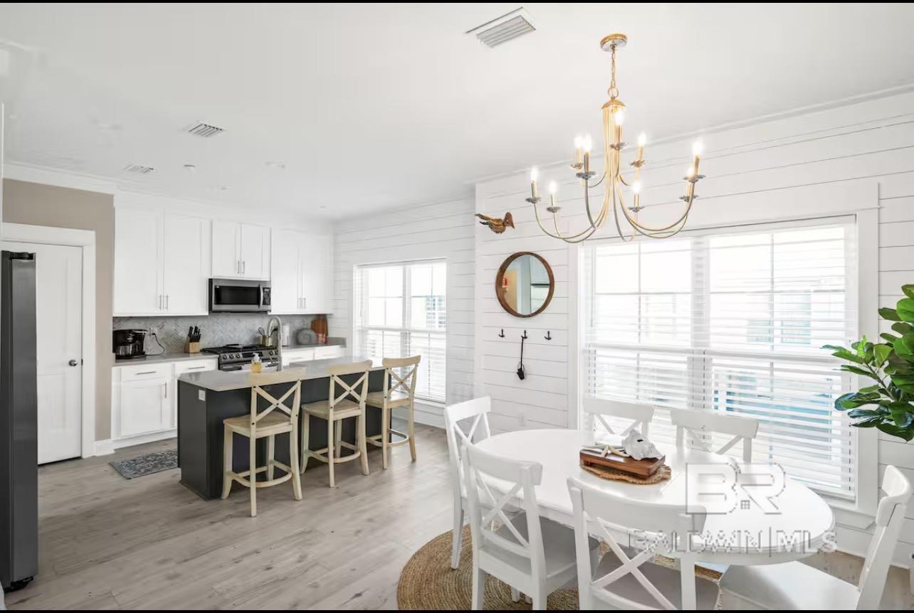 https://zimg.paragon.ice.com/ParagonImages/Property/PG/BCAR/398644/16/0/0/9071b70099d95e3560b2d45f40b2a1c4/7/df6b338145c00aefb3935f6688f0341c/398644-5512c67b-9ed6-4d37-9192-58fbdd79e66b.JPG