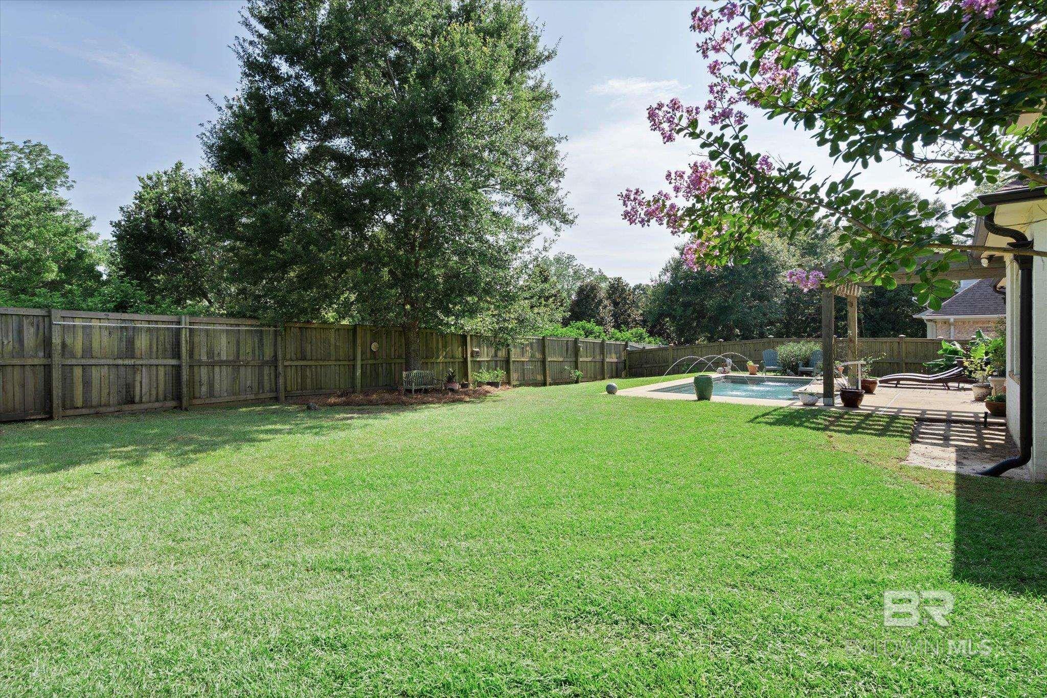 https://zimg.paragon.ice.com/ParagonImages/Property/PG/BCAR/398645/31/0/0/f896a7ee20bfcd166546216e2eaabfa9/7/b75a59a37a4e4e3ec0d812318854e510/398645-9940df03-9af1-4f23-88b8-88c54d0fb2a4.JPG