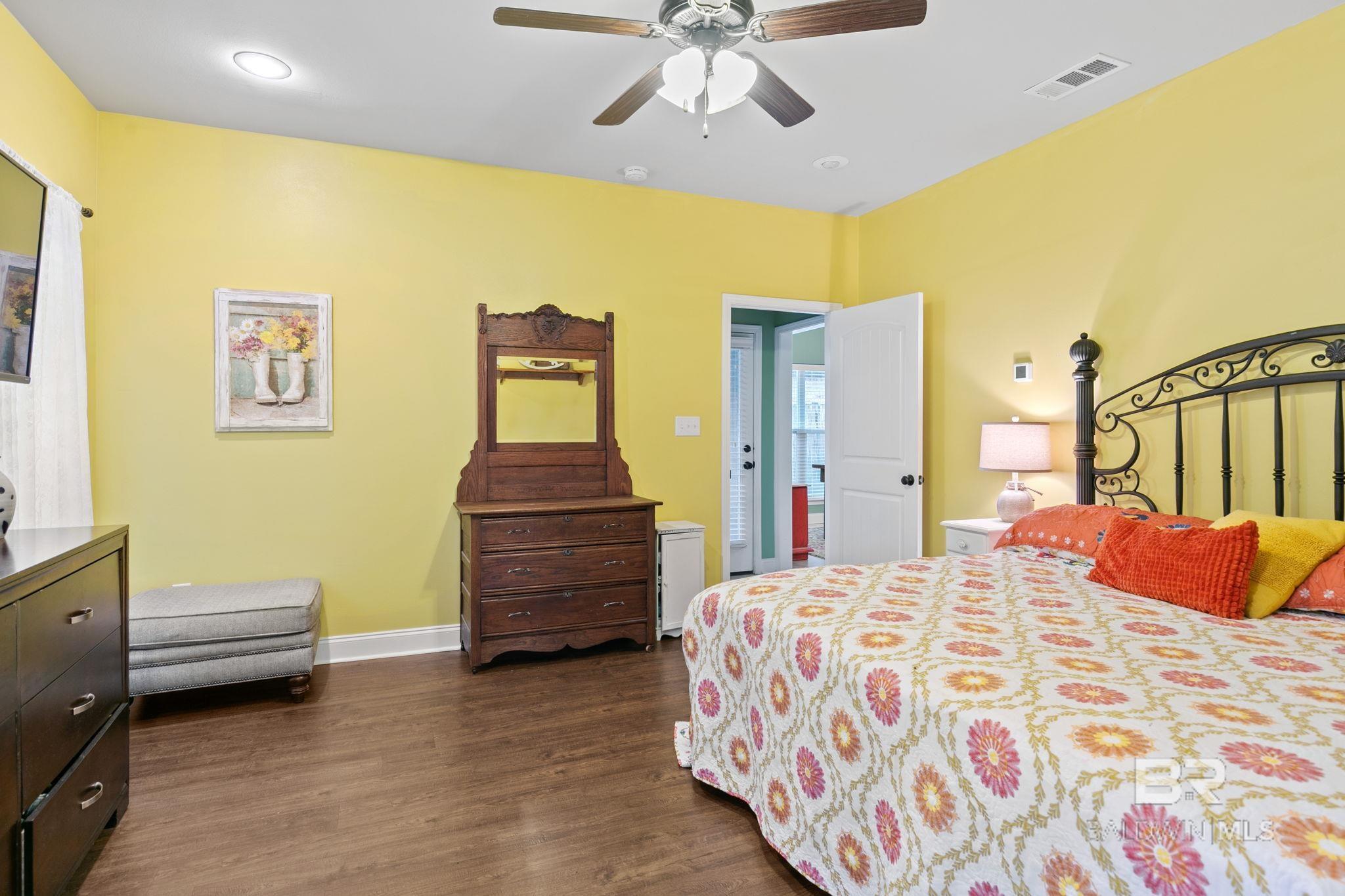 https://zimg.paragon.ice.com/ParagonImages/Property/PG/BCAR/398650/22/0/0/7a8951f6e5b0938900b9834e21c43079/7/2c98ffbc63d102bb3753d160c895bd8e/398650-5019769e-ef44-4fa1-a7e2-13e2b9c0d95a.JPG