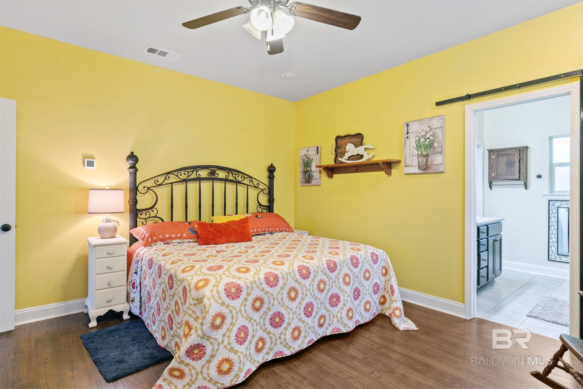 https://zimg.paragon.ice.com/ParagonImages/Property/PG/BCAR/398650/23/0/0/f45d65032afe83070022be8d44002ada/7/2c98ffbc63d102bb3753d160c895bd8e/398650-5bb75350-e111-4b57-98a8-b3c2657eccf9.JPG
