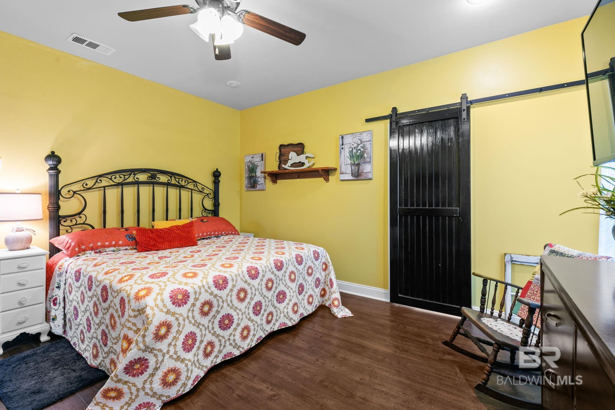 https://zimg.paragon.ice.com/ParagonImages/Property/PG/BCAR/398650/27/0/0/ad39ceef8398a5842093d5f02f0b2513/7/2c98ffbc63d102bb3753d160c895bd8e/398650-8b7d559d-1634-4c9b-8c61-7983f851c2d8.JPG