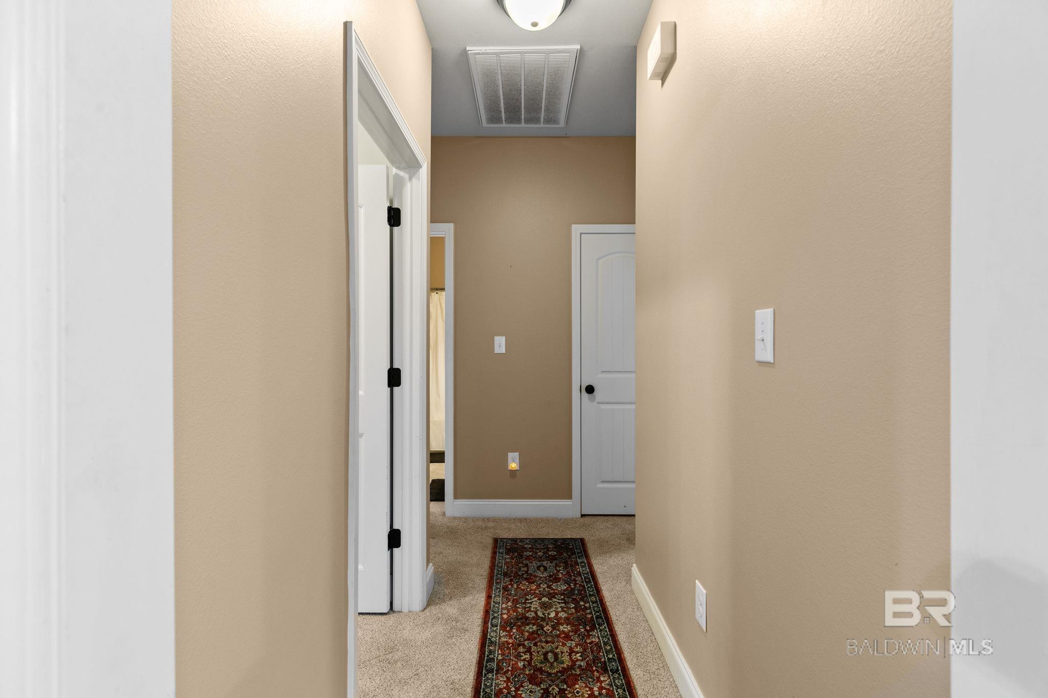 https://zimg.paragon.ice.com/ParagonImages/Property/PG/BCAR/398650/29/0/0/51e96891849035eebb6e5074b0527203/7/2c98ffbc63d102bb3753d160c895bd8e/398650-3d8b3e54-c26d-4b20-827d-e7750f8ab85a.JPG
